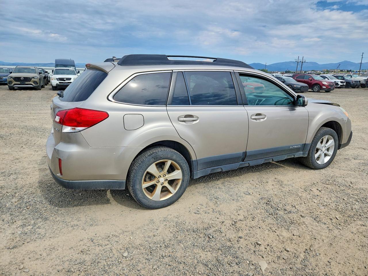 2014 Subaru Outback 2.5i Premium Gold vin: 4S4BRBCC1E3248095