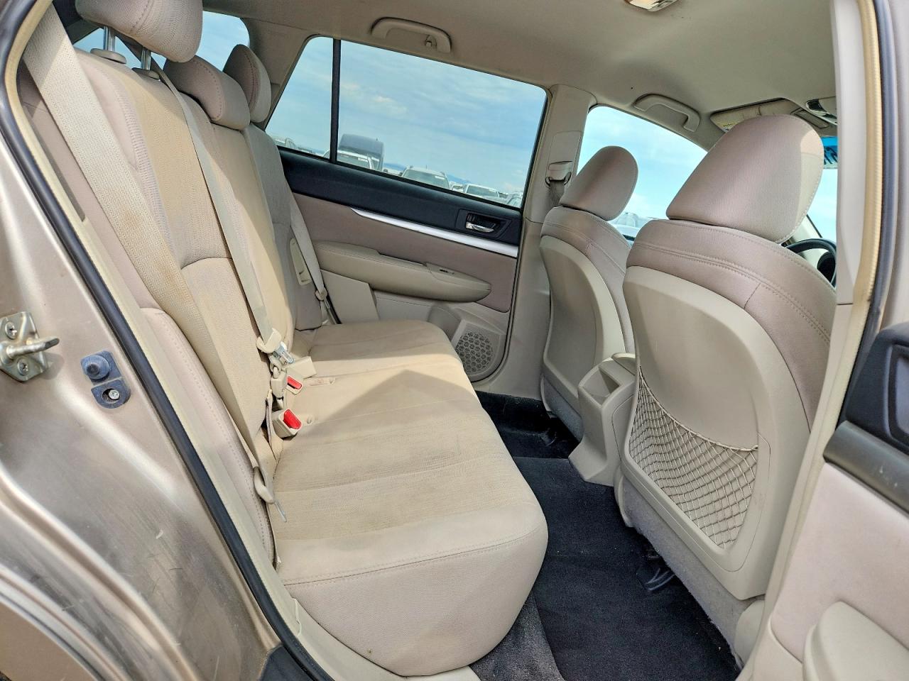 2014 Subaru Outback 2.5i Premium Gold vin: 4S4BRBCC1E3248095