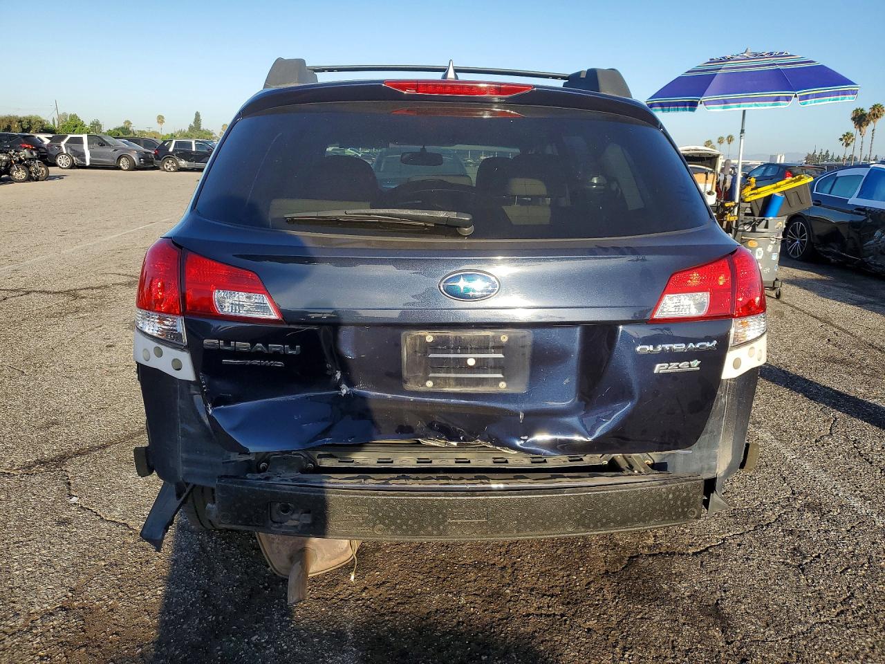 2014 Subaru Outback 2.5i Premium Blue vin: 4S4BRBCC1E3259355