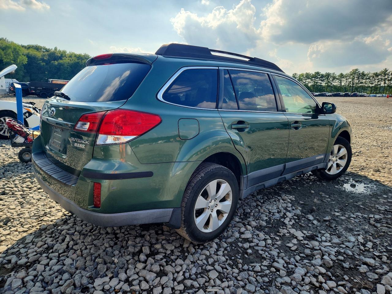 2010 Subaru Outback 2.5i Premium Green vin: 4S4BRBCC2A3338561
