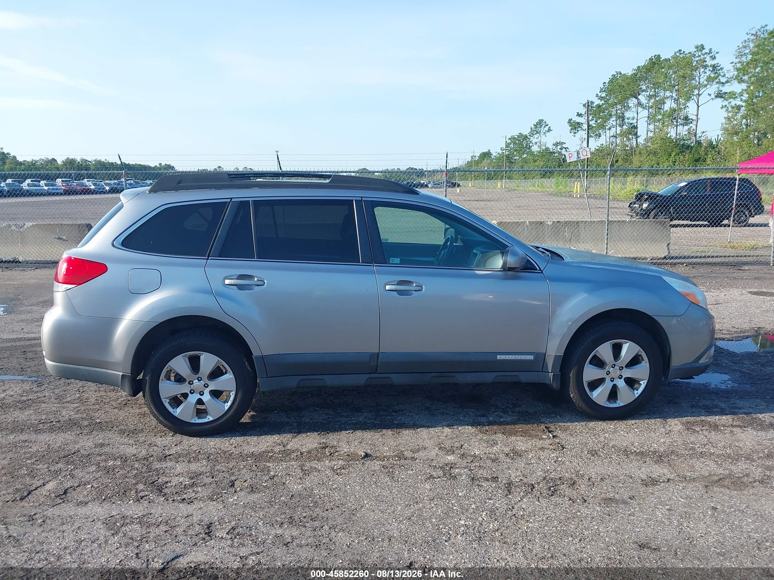 2010 Subaru Outback 2.5i Premium Gray vin: 4S4BRBCC2A3369714