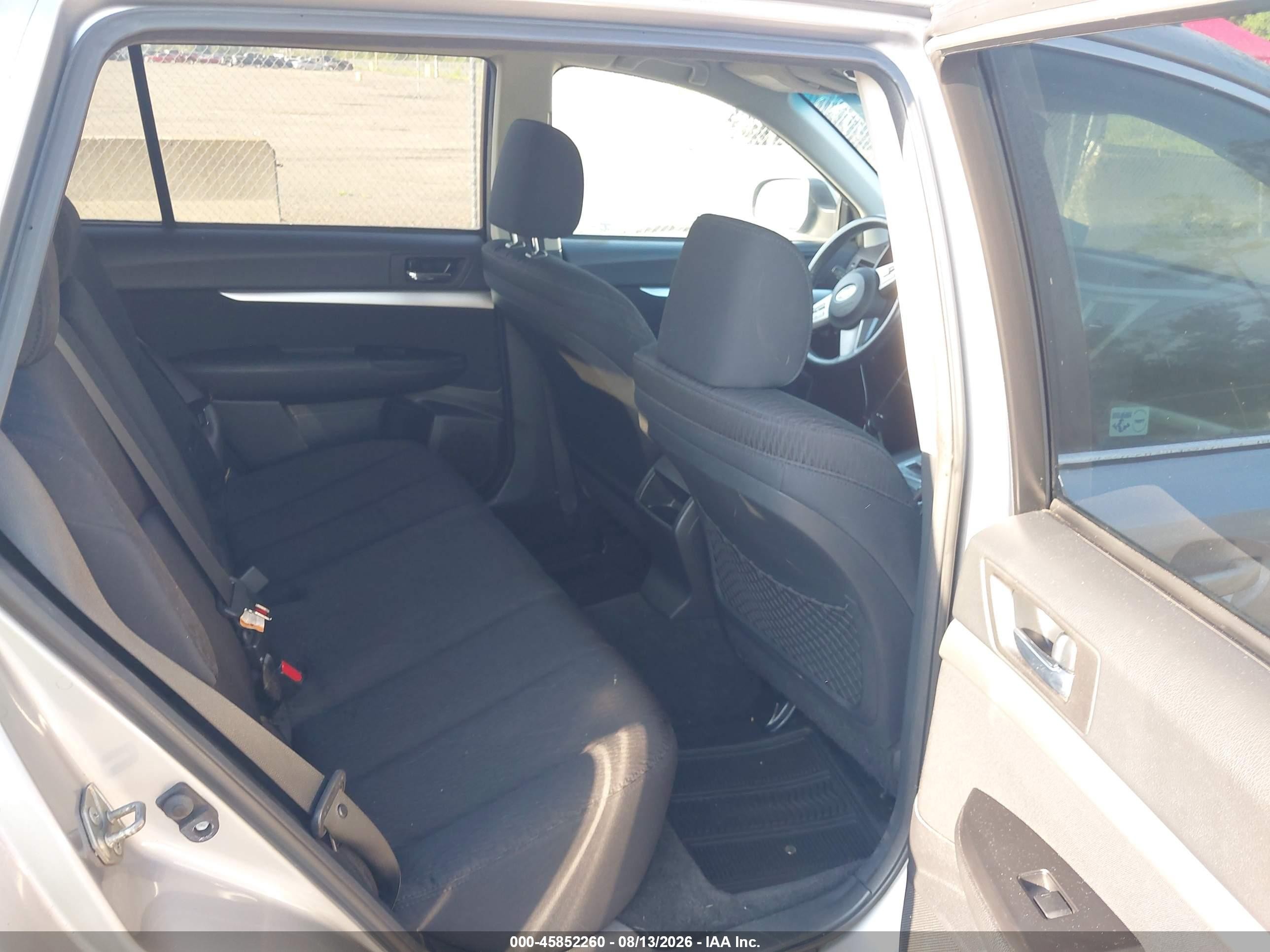 2010 Subaru Outback 2.5i Premium Gray vin: 4S4BRBCC2A3369714