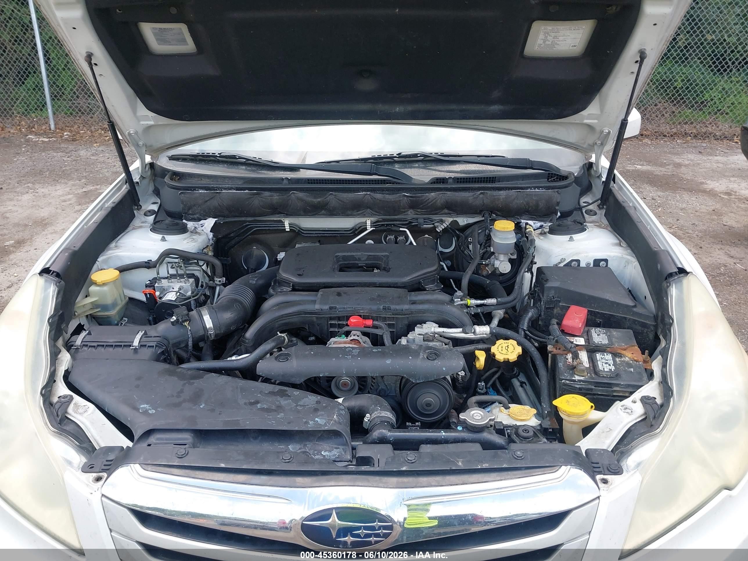 2010 Subaru Outback 2.5i Premium White vin: 4S4BRBCC2A3376548