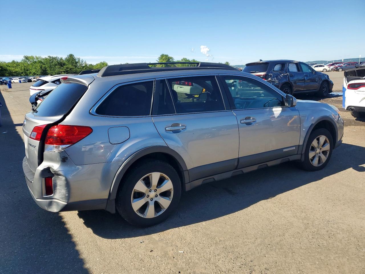 2010 Subaru Outback Silver vin: 4S4BRBCC2A3378624