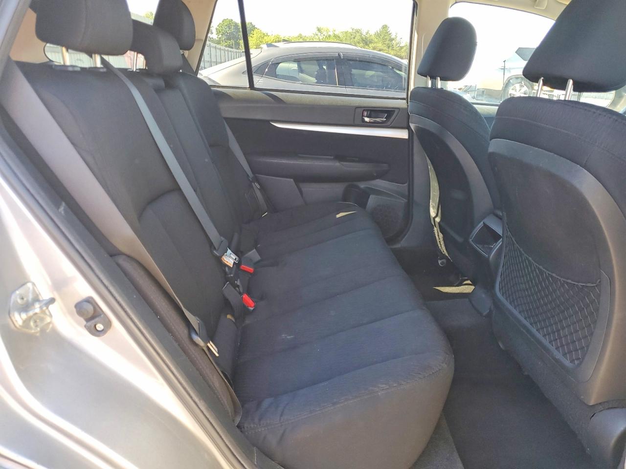 2010 Subaru Outback Silver vin: 4S4BRBCC2A3378624