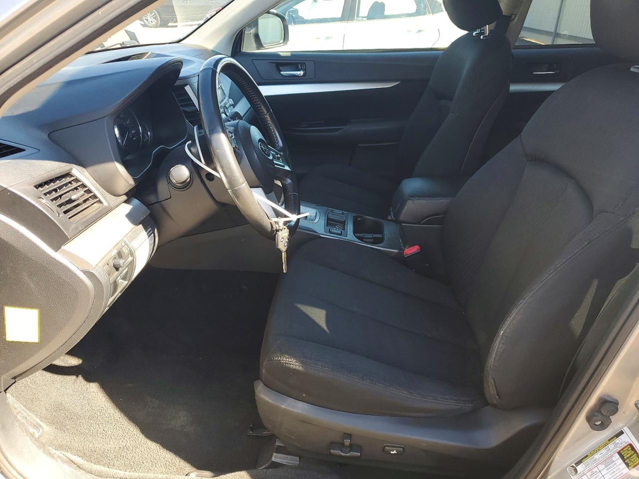2010 Subaru Outback Silver vin: 4S4BRBCC2A3378624