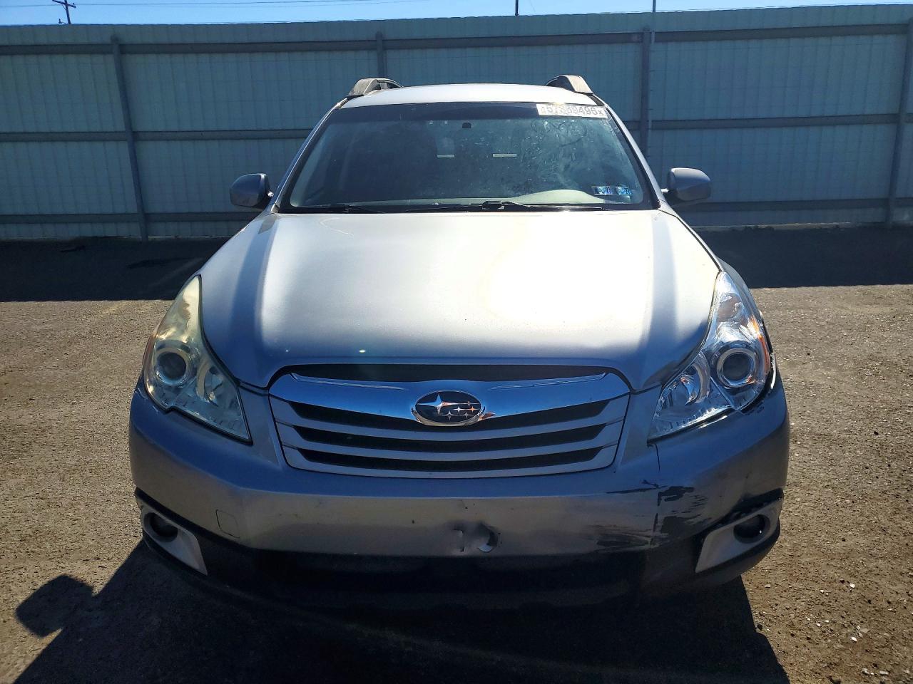 2010 Subaru Outback Silver vin: 4S4BRBCC2A3378624