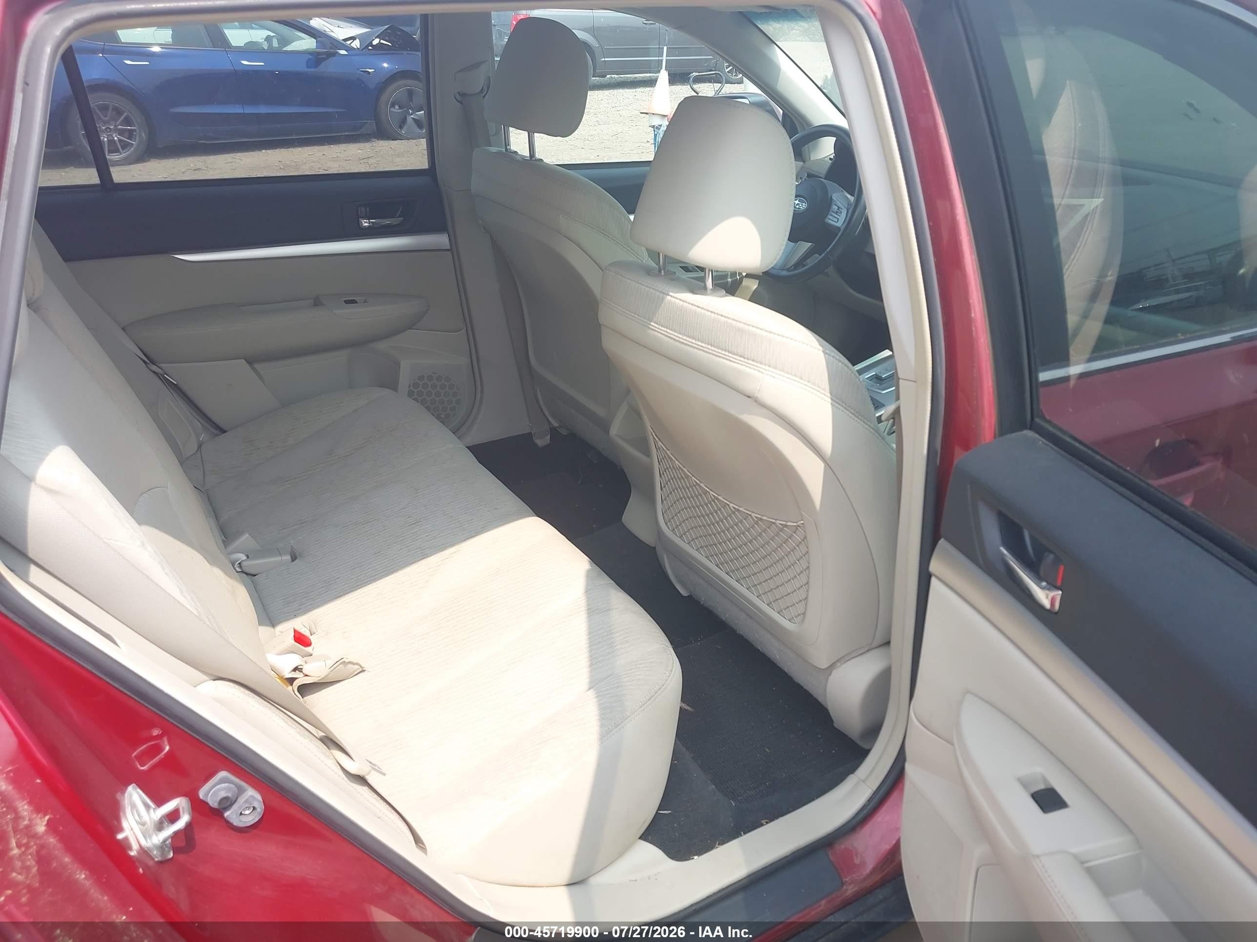 2011 Subaru Outback 2.5i Premium Red vin: 4S4BRBCC2B3344927