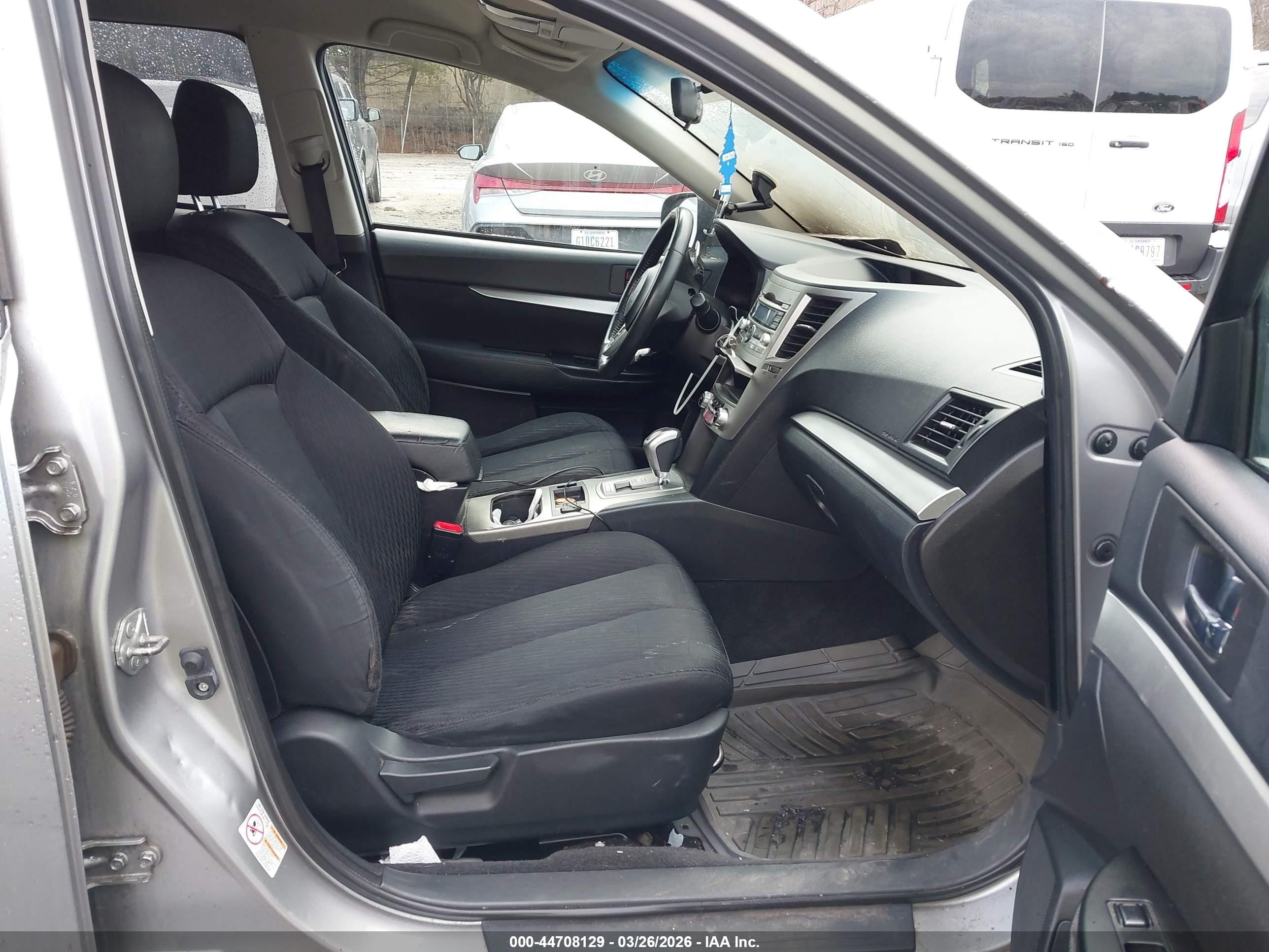 2011 Subaru Outback 2.5i Premium Silver vin: 4S4BRBCC2B3376809