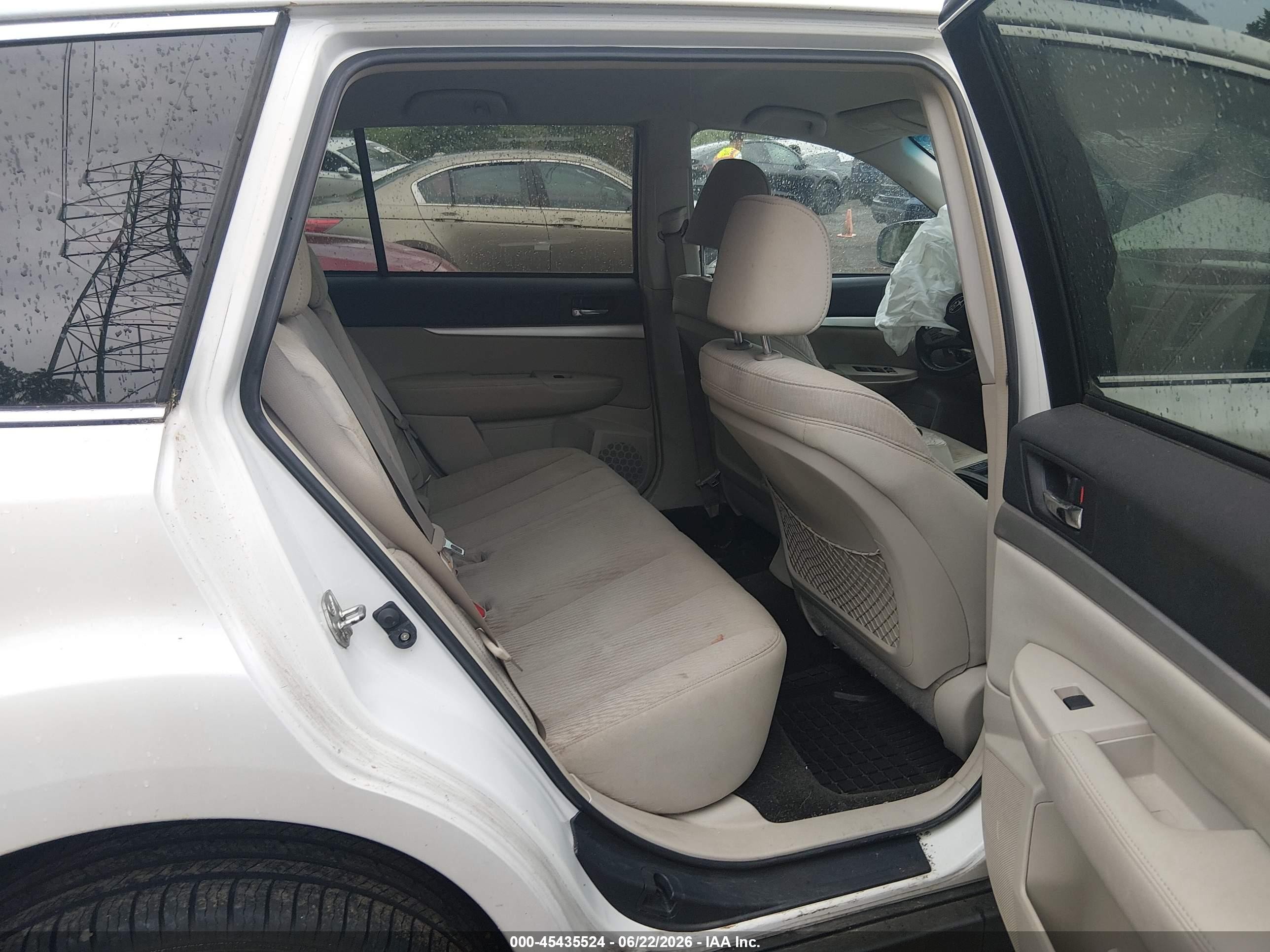 2011 Subaru Outback 2.5i Premium Белый vin: 4S4BRBCC2B3429248