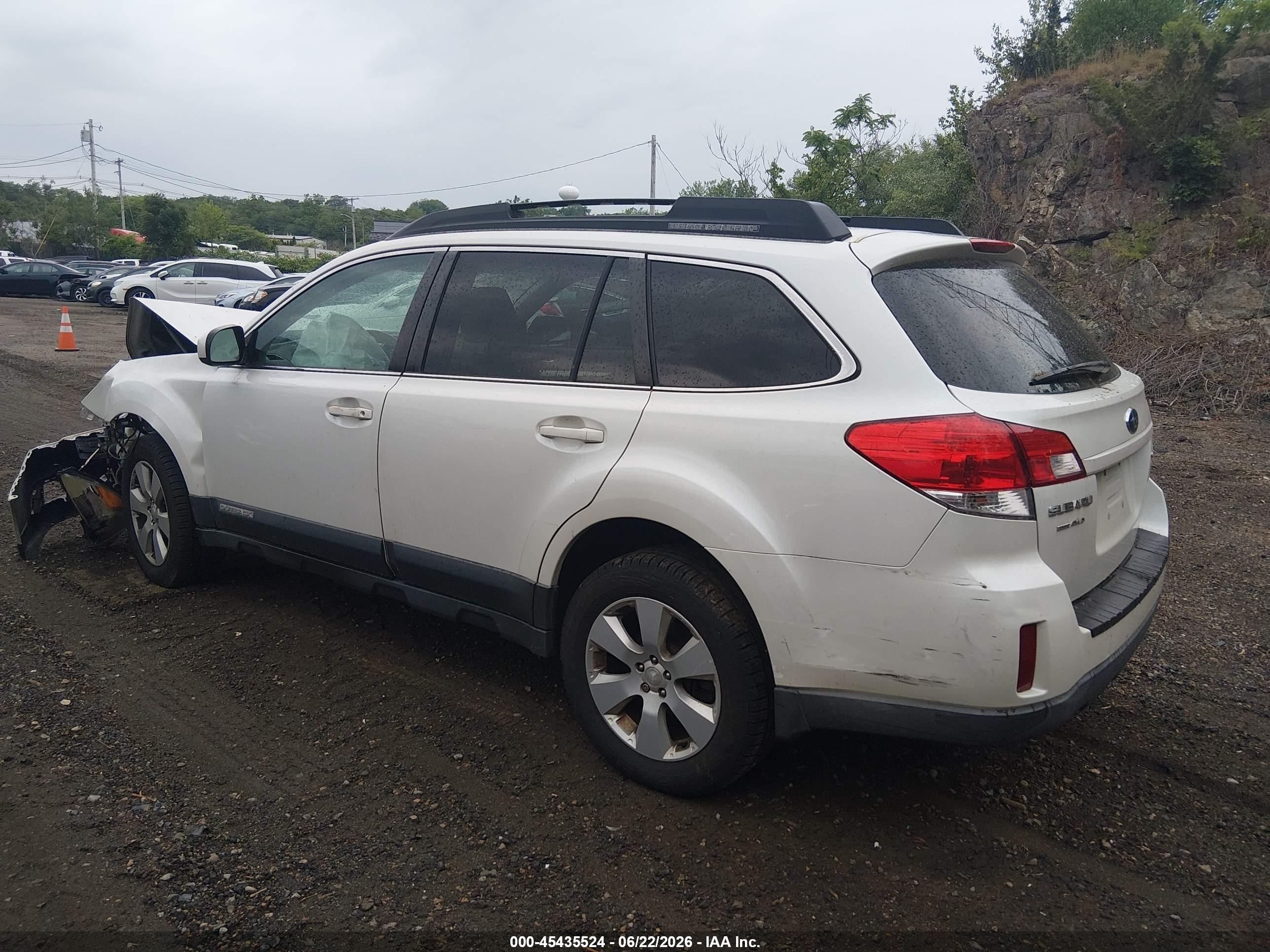 2011 Subaru Outback 2.5i Premium Белый vin: 4S4BRBCC2B3429248