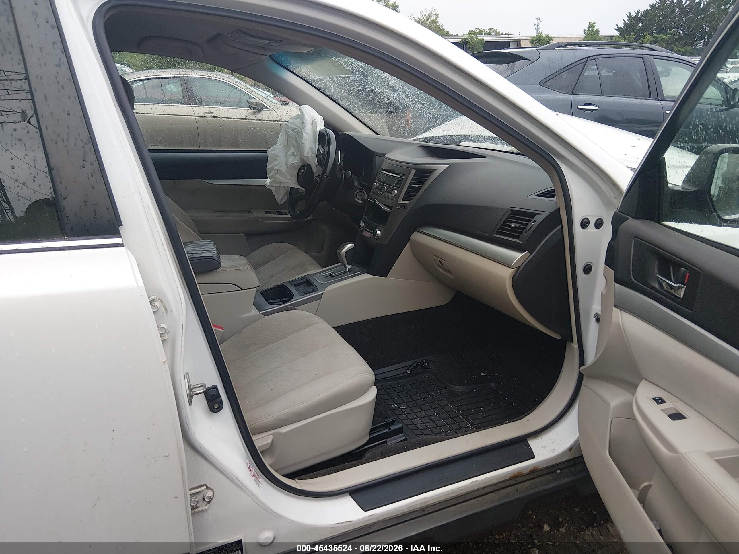 2011 Subaru Outback 2.5i Premium Белый vin: 4S4BRBCC2B3429248
