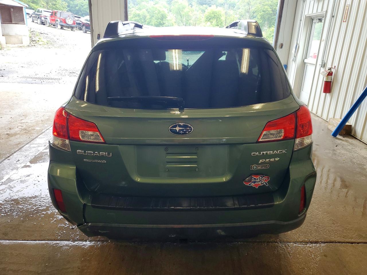 2012 Subaru Outback 2.5i Premium Green vin: 4S4BRBCC2C1245831