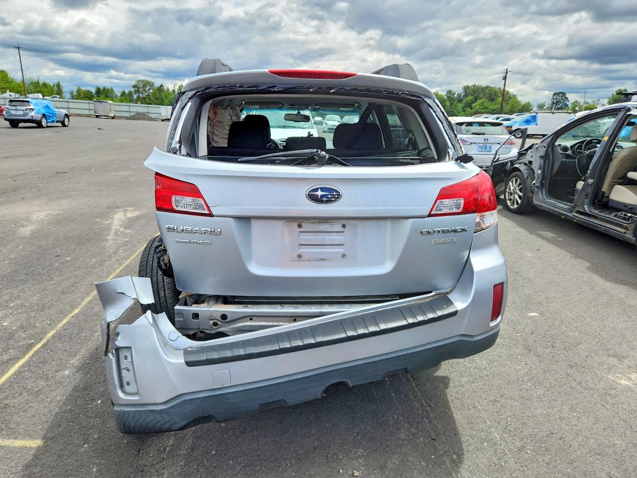 2012 Subaru Outback 2.5i Premium Silver vin: 4S4BRBCC2C3213756
