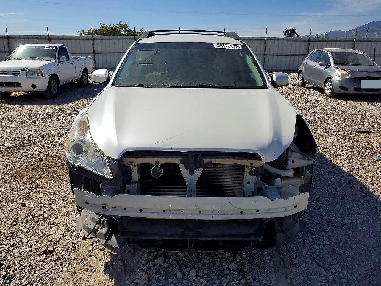 2012 Subaru Outback 2.5i Premium White vin: 4S4BRBCC2C3242156