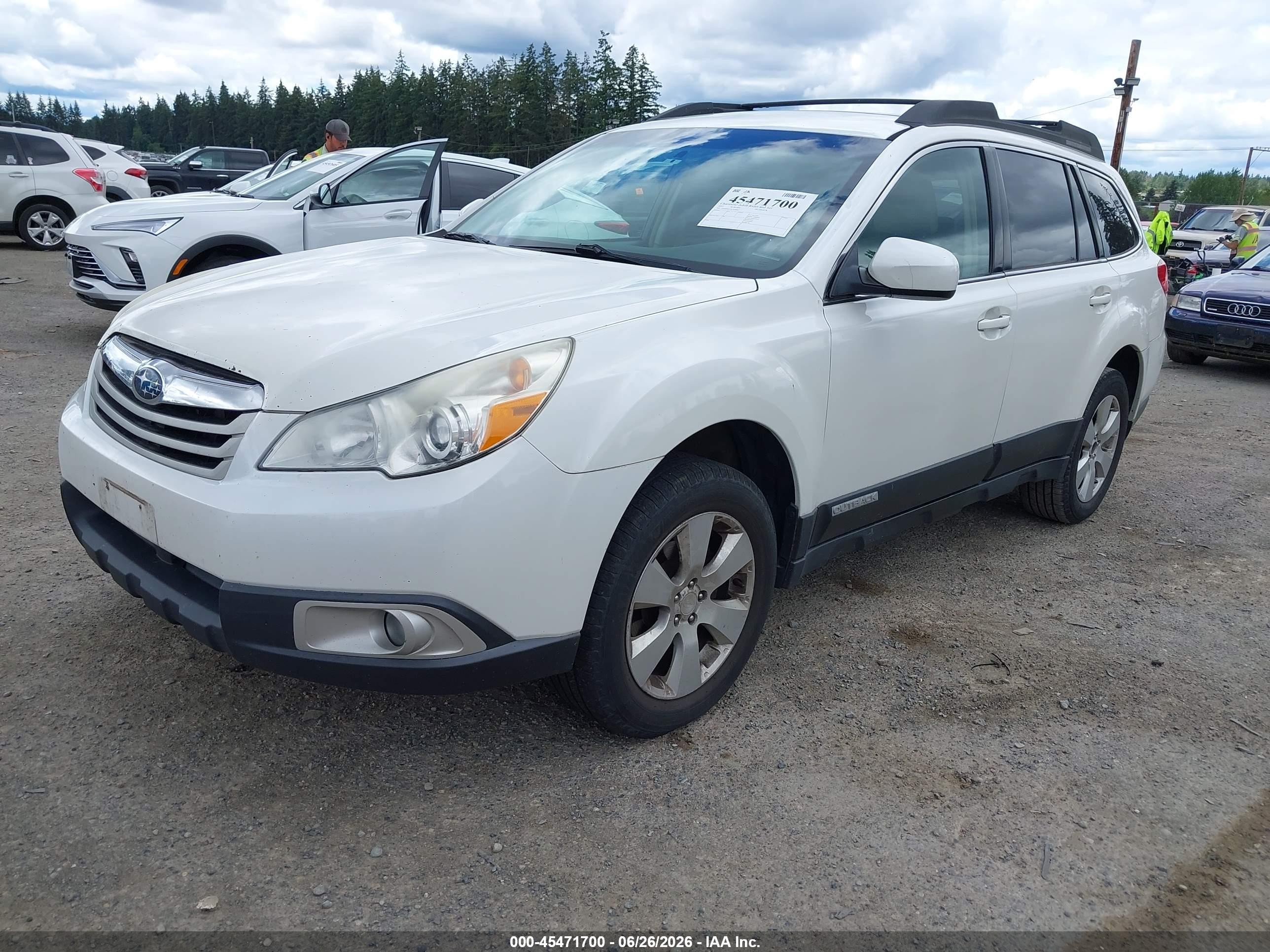 2012 Subaru Outback 2.5i Premium White vin: 4S4BRBCC2C3246045