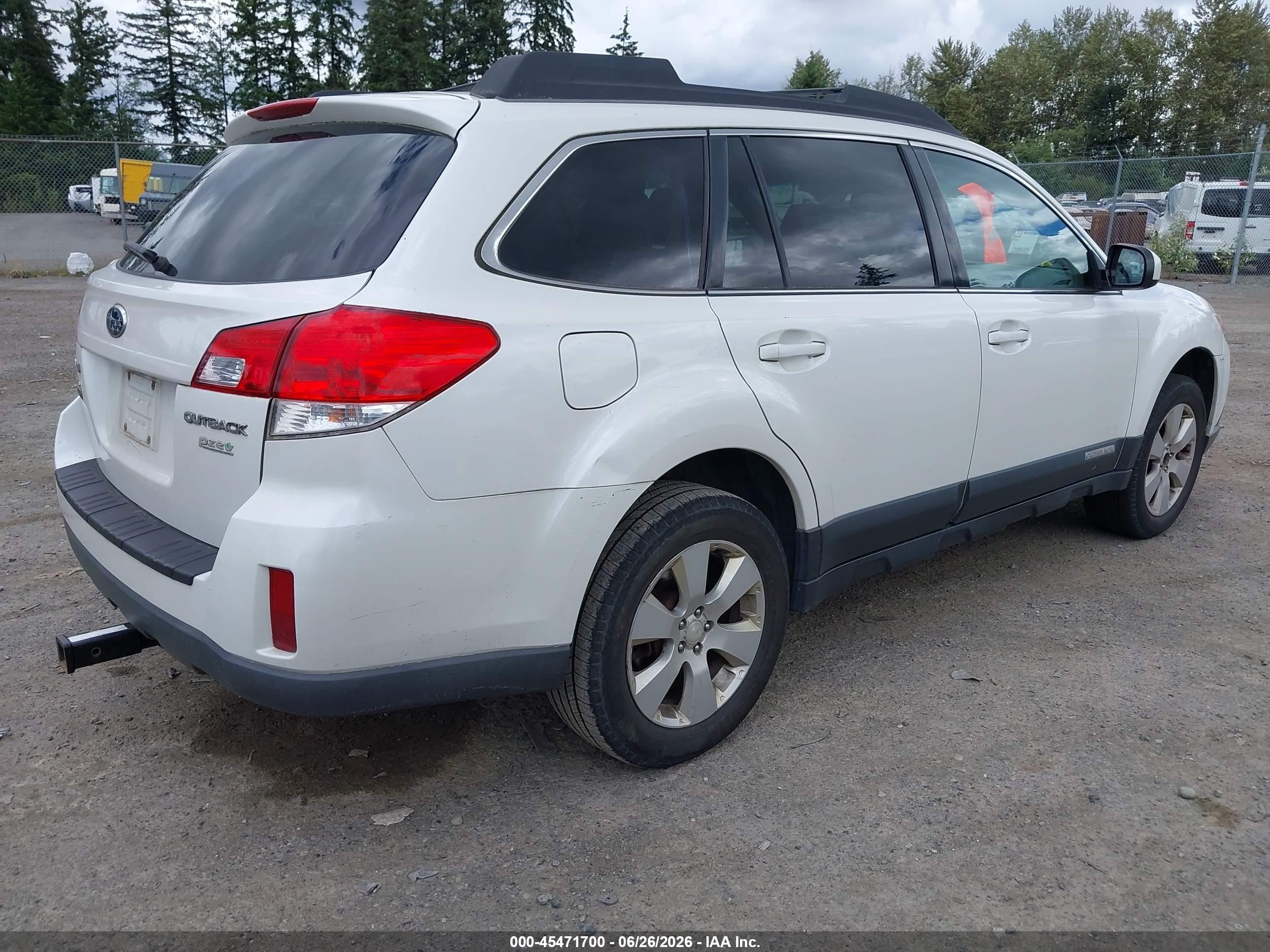 2012 Subaru Outback 2.5i Premium White vin: 4S4BRBCC2C3246045