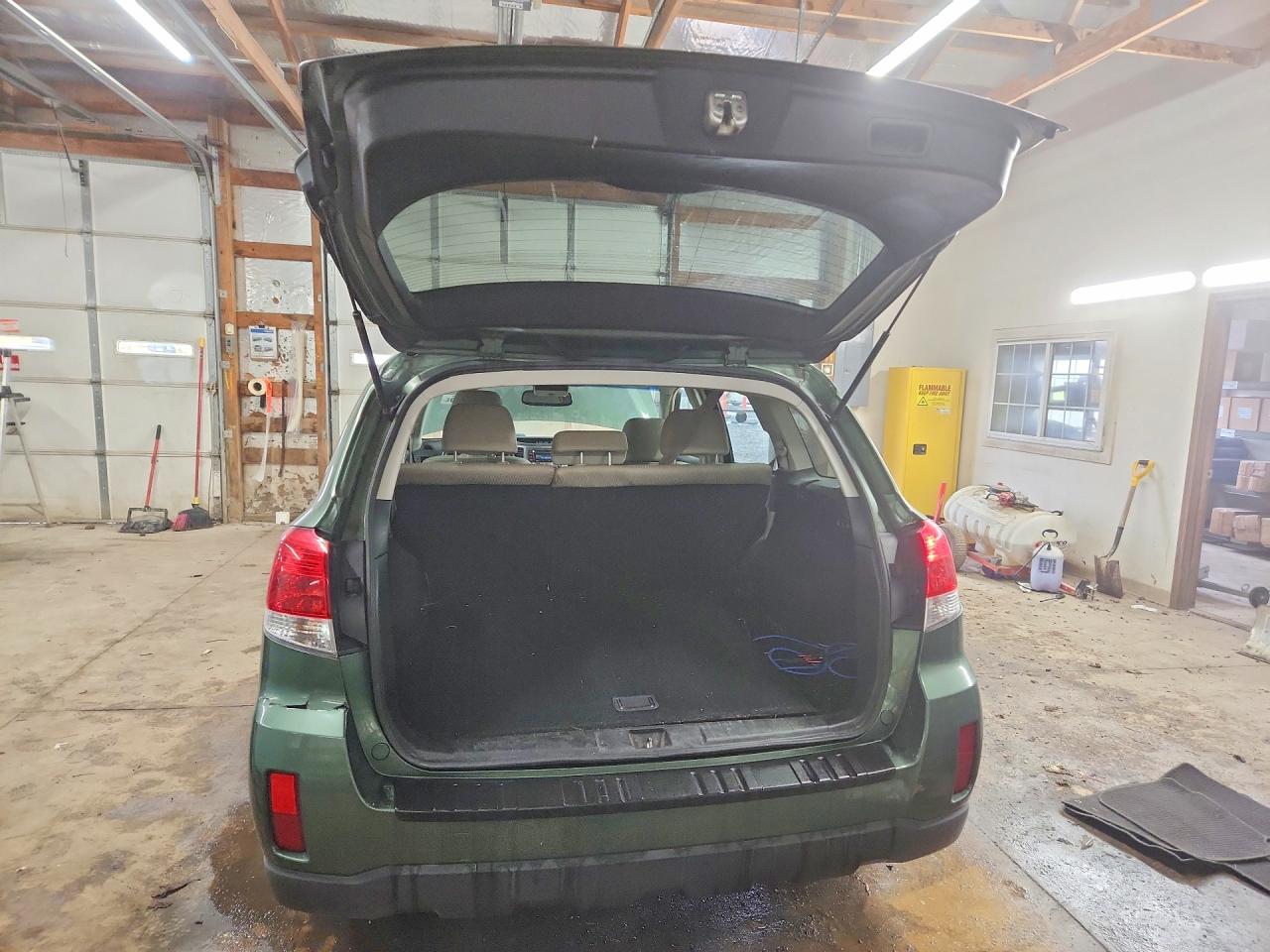 2012 Subaru Outback 2.5i Premium Green vin: 4S4BRBCC2C3268790