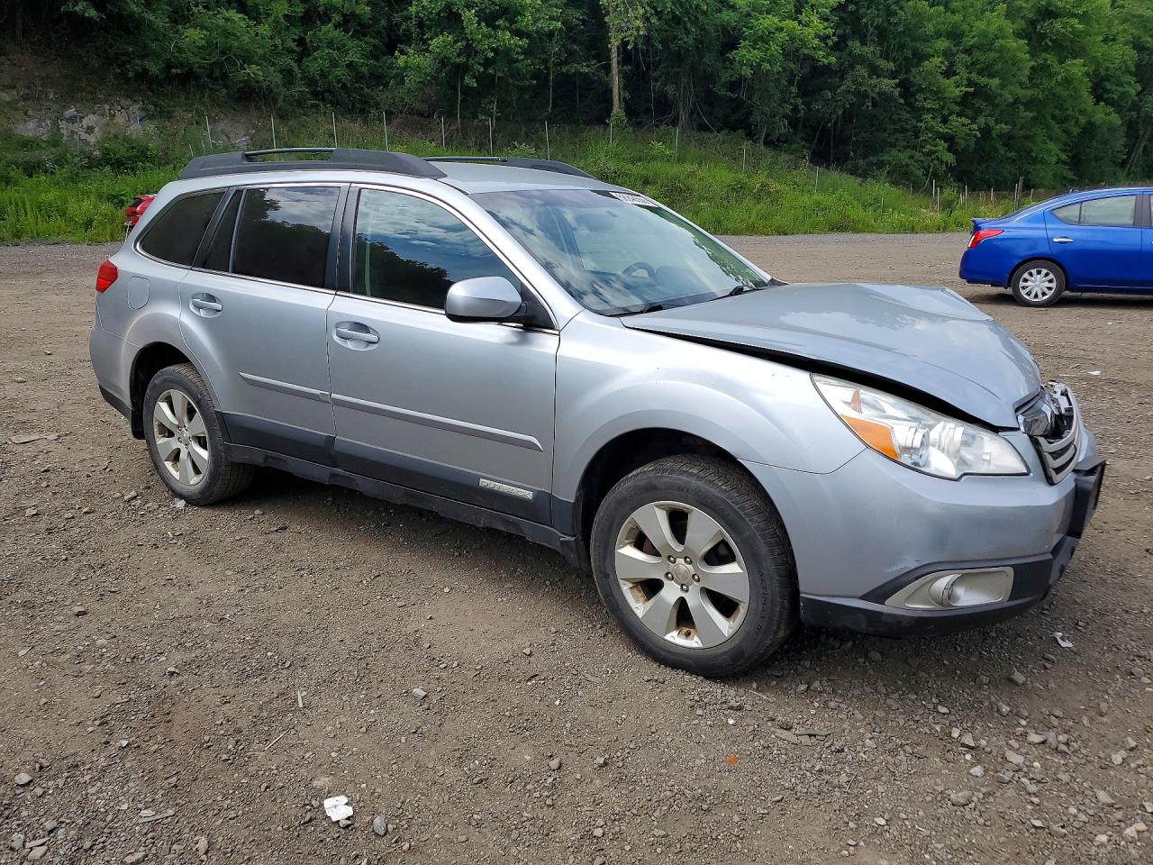 2012 Subaru Outback 2.5i Premium Silver vin: 4S4BRBCC2C3272340