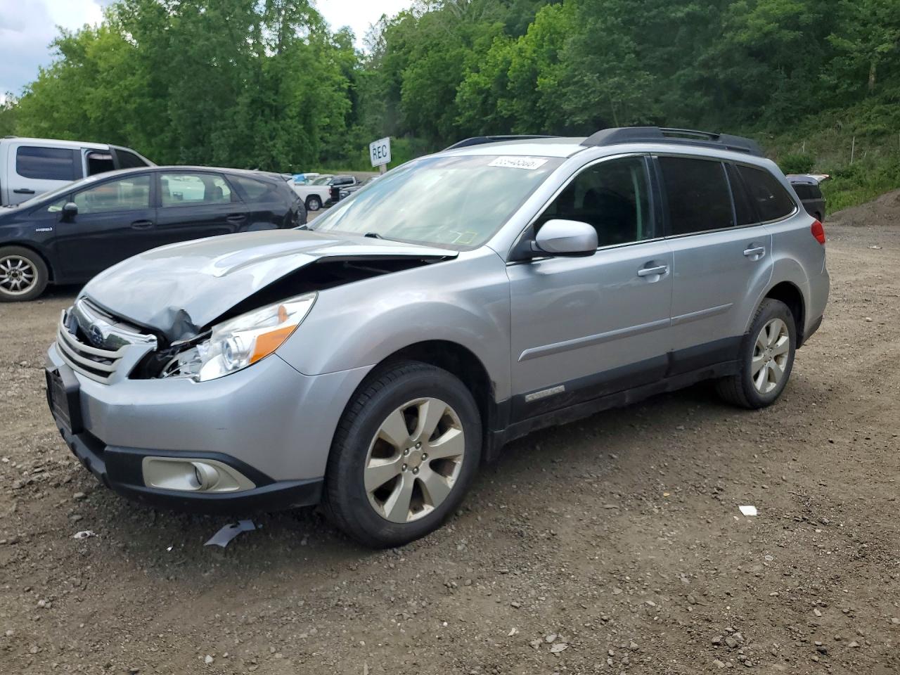 2012 Subaru Outback 2.5i Premium Silver vin: 4S4BRBCC2C3272340