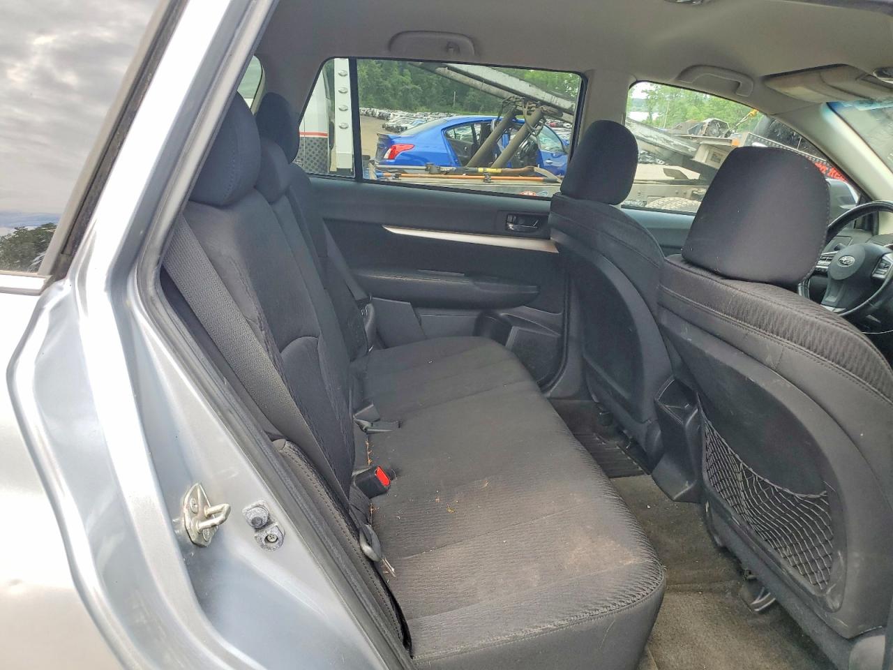 2012 Subaru Outback 2.5i Premium Silver vin: 4S4BRBCC2C3272340