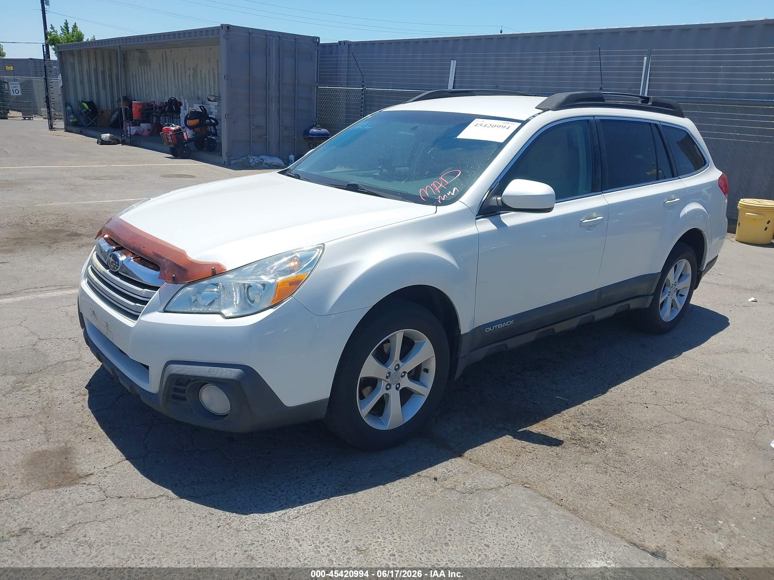 2013 Subaru Outback 2.5i Premium White vin: 4S4BRBCC2D3204380