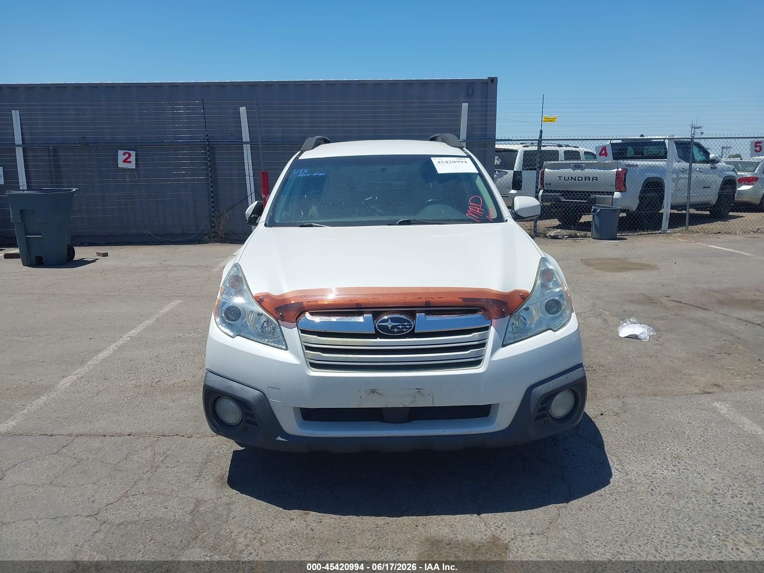 2013 Subaru Outback 2.5i Premium White vin: 4S4BRBCC2D3204380