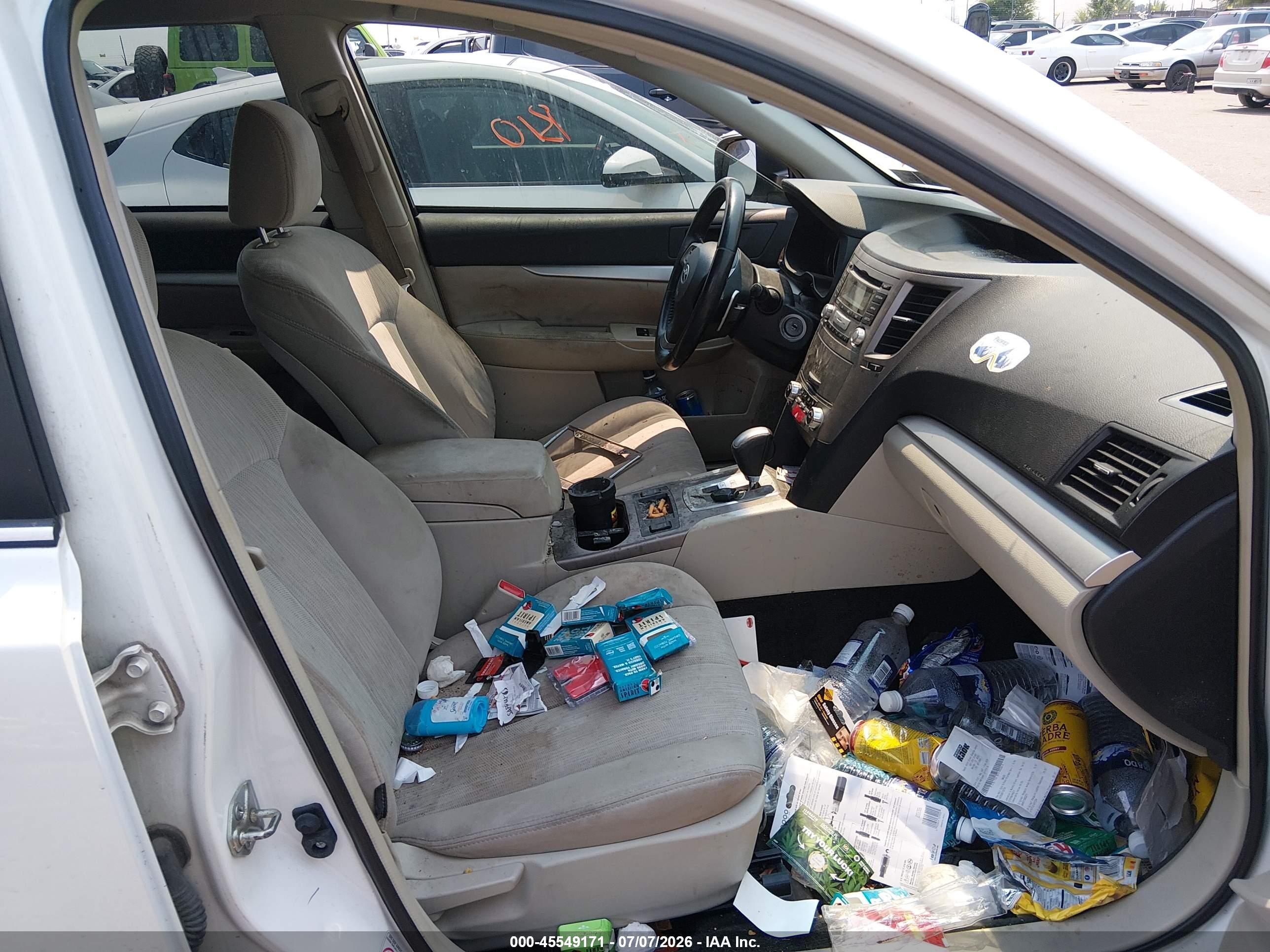 2013 Subaru Outback 2.5i Premium White vin: 4S4BRBCC2D3271397
