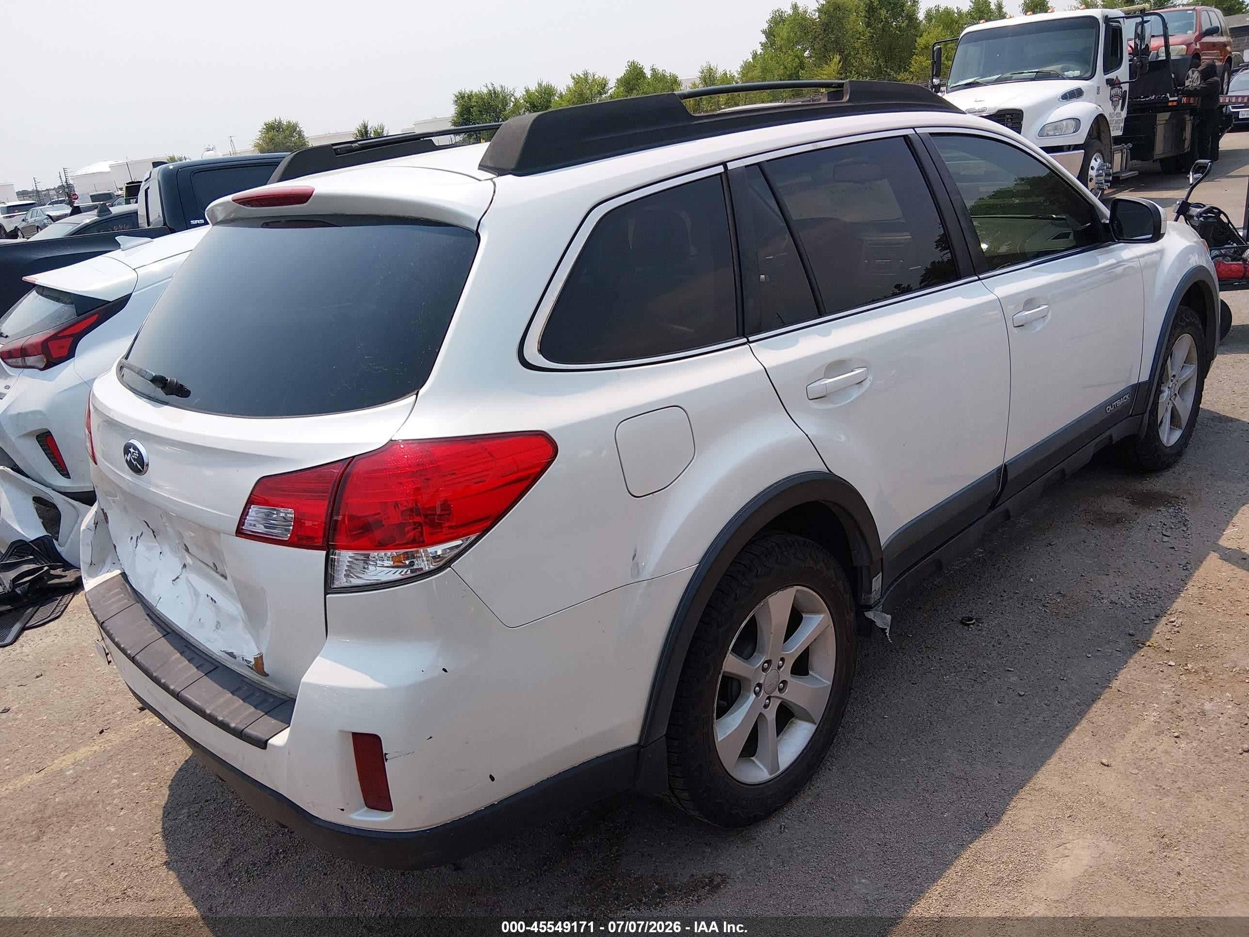 2013 Subaru Outback 2.5i Premium White vin: 4S4BRBCC2D3271397