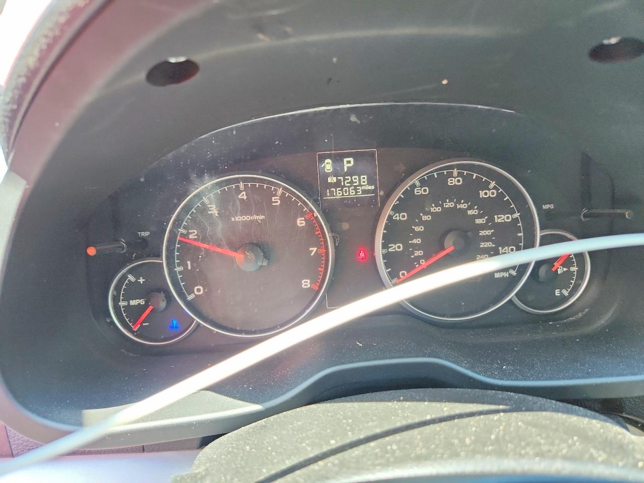 2013 Subaru Outback 2.5i Premium Красный vin: 4S4BRBCC2D3283775