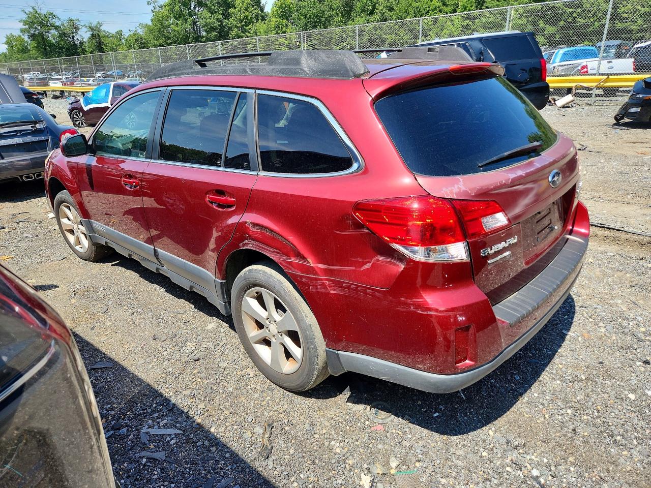 2013 Subaru Outback 2.5i Premium Красный vin: 4S4BRBCC2D3283775
