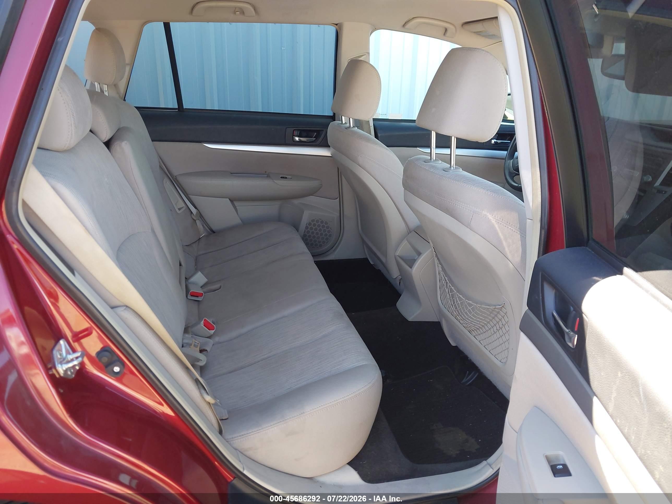 2013 Subaru Outback 2.5i Premium Red vin: 4S4BRBCC2D3309940