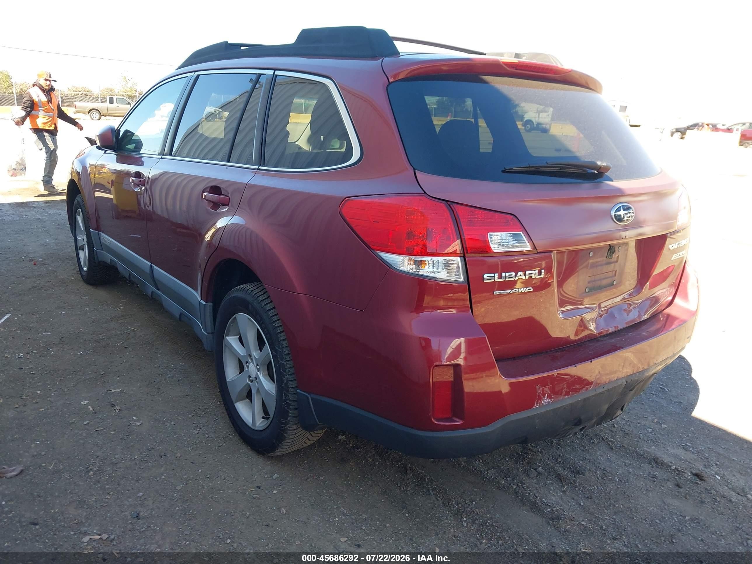 2013 Subaru Outback 2.5i Premium Red vin: 4S4BRBCC2D3309940