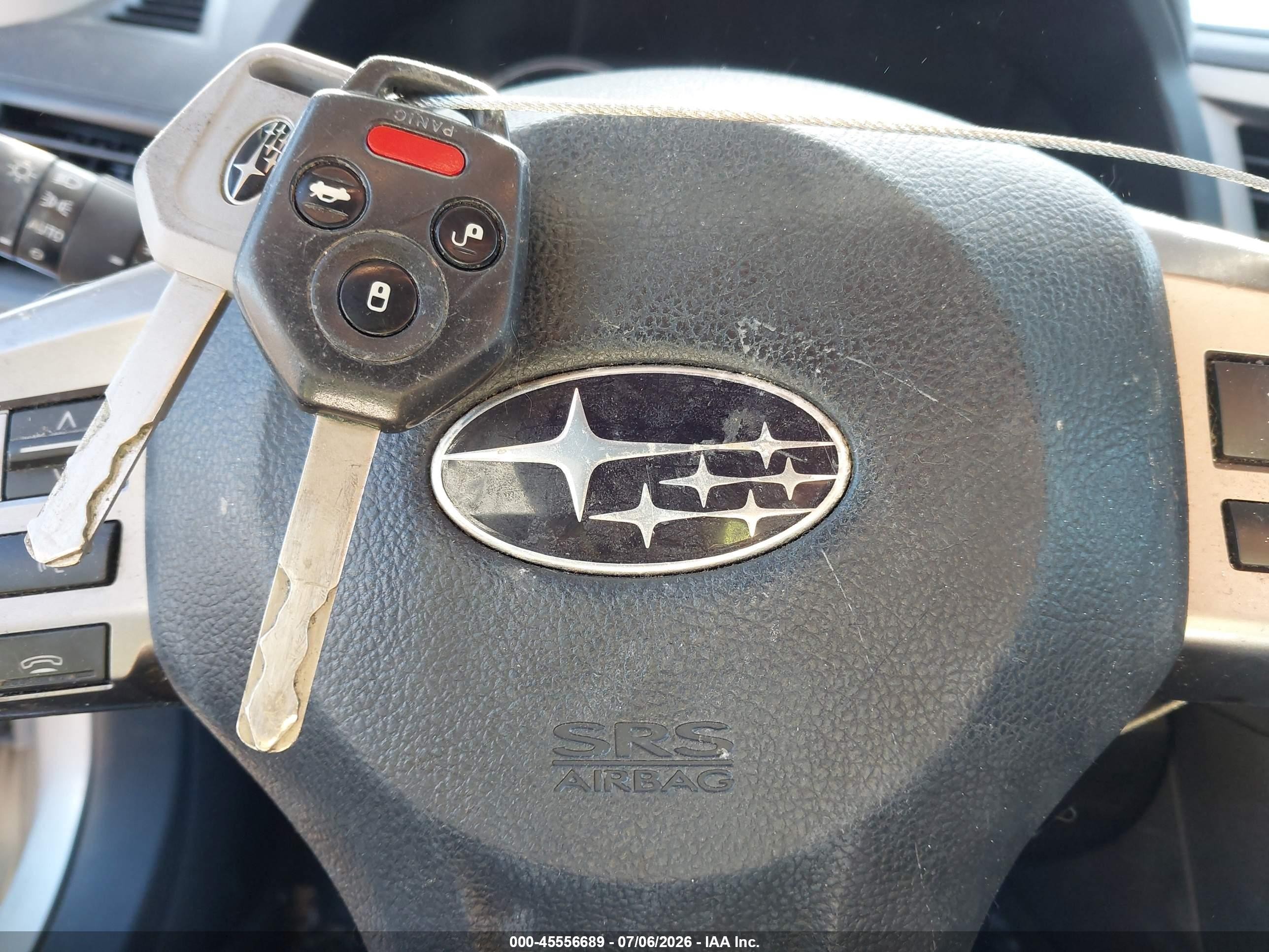 2014 Subaru Outback 2.5i Premium Silver vin: 4S4BRBCC2E3202680