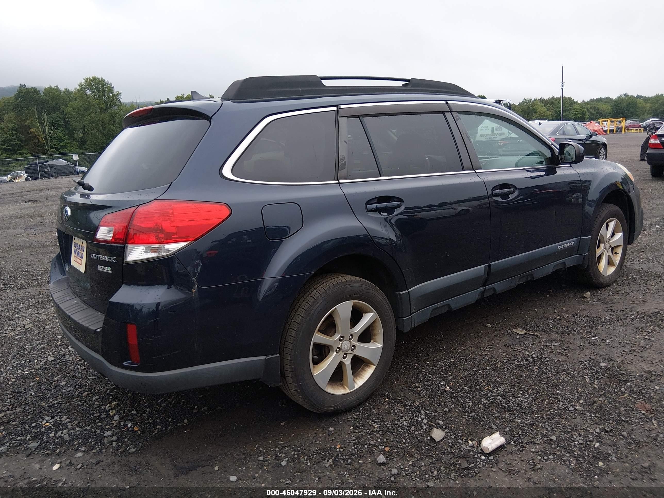 2014 Subaru Outback 2.5i Premium Blue vin: 4S4BRBCC2E3228079