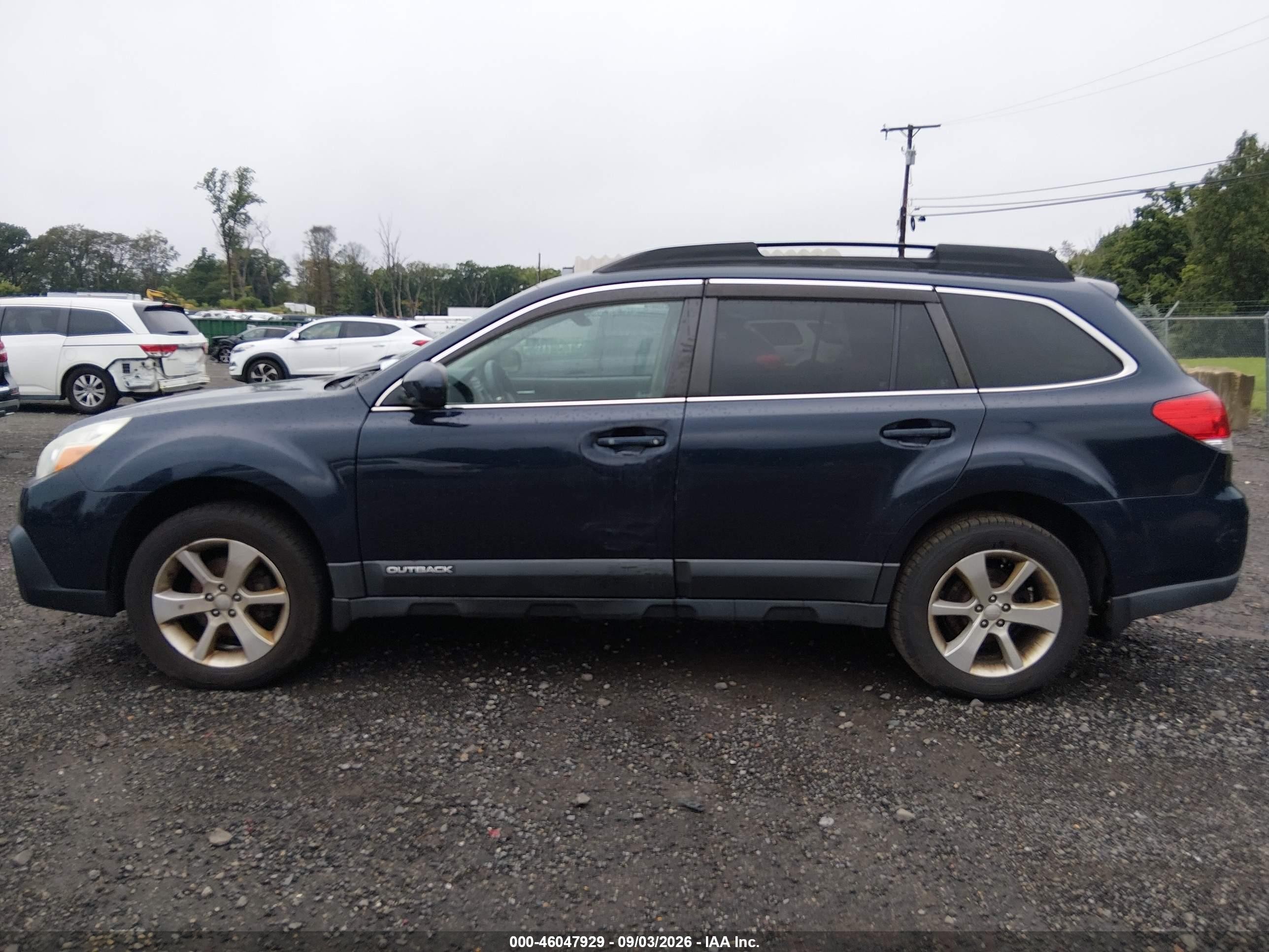 2014 Subaru Outback 2.5i Premium Blue vin: 4S4BRBCC2E3228079