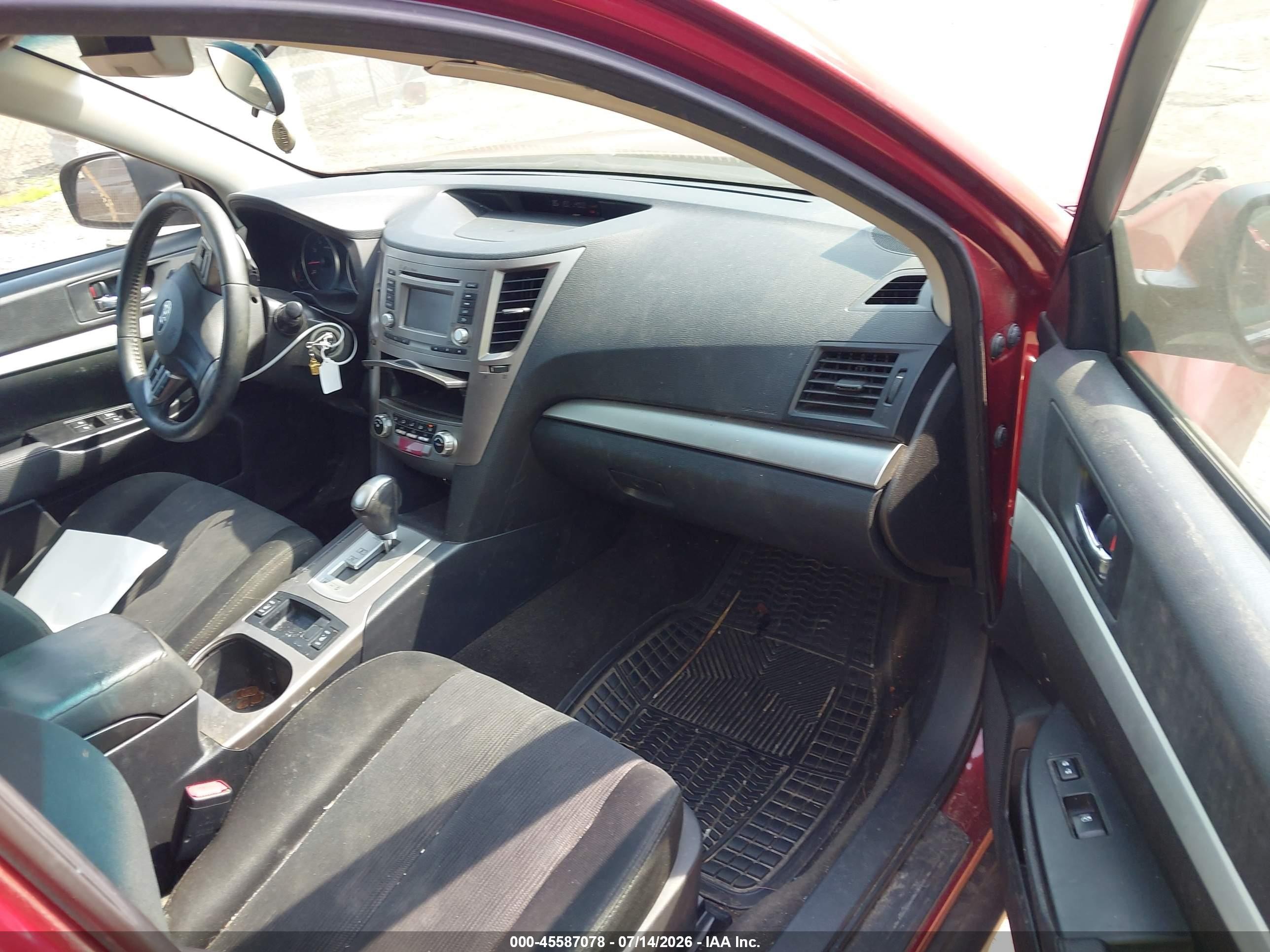 2014 Subaru Outback 2.5i Premium Red vin: 4S4BRBCC2E3249885