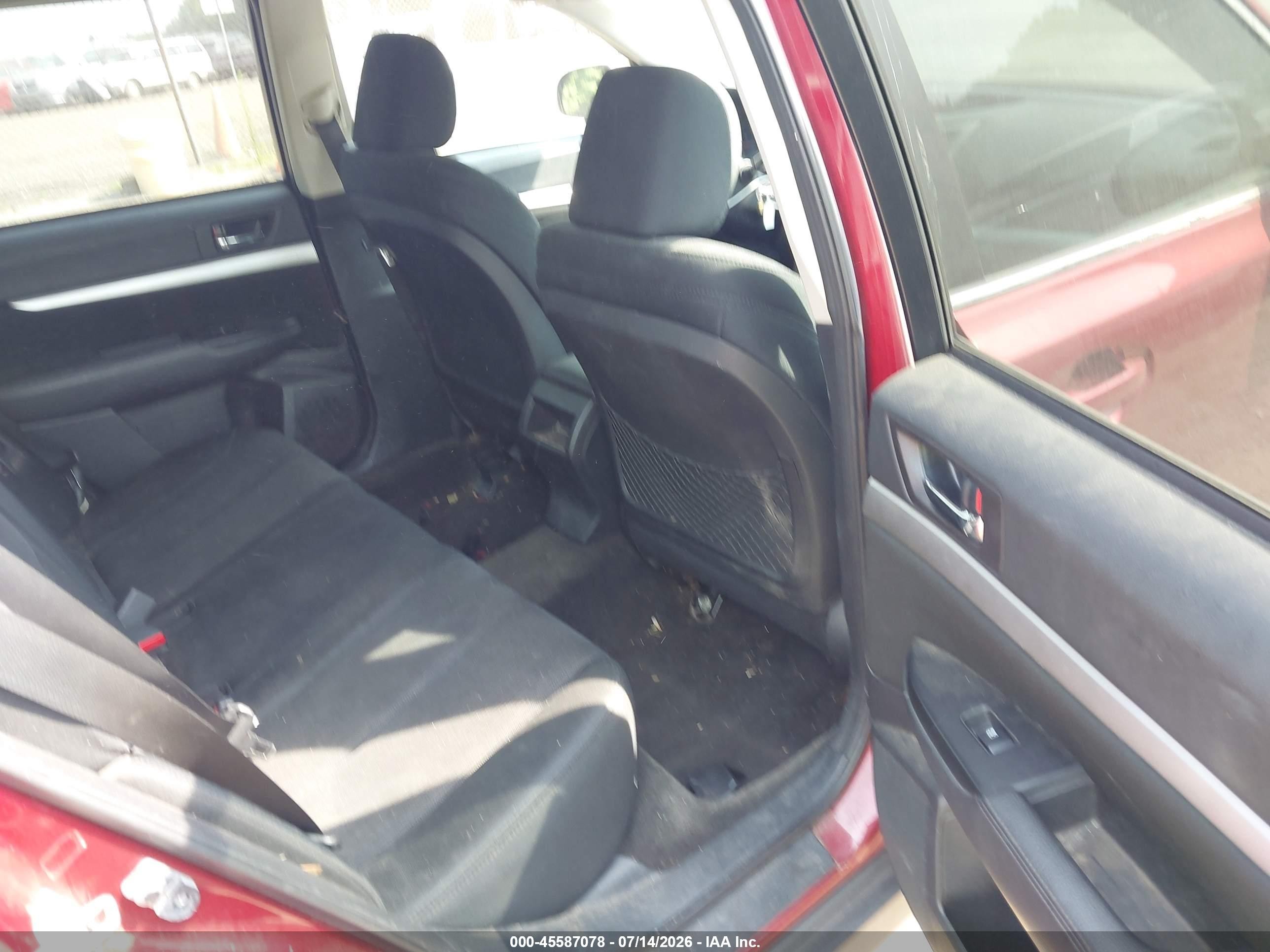 2014 Subaru Outback 2.5i Premium Red vin: 4S4BRBCC2E3249885