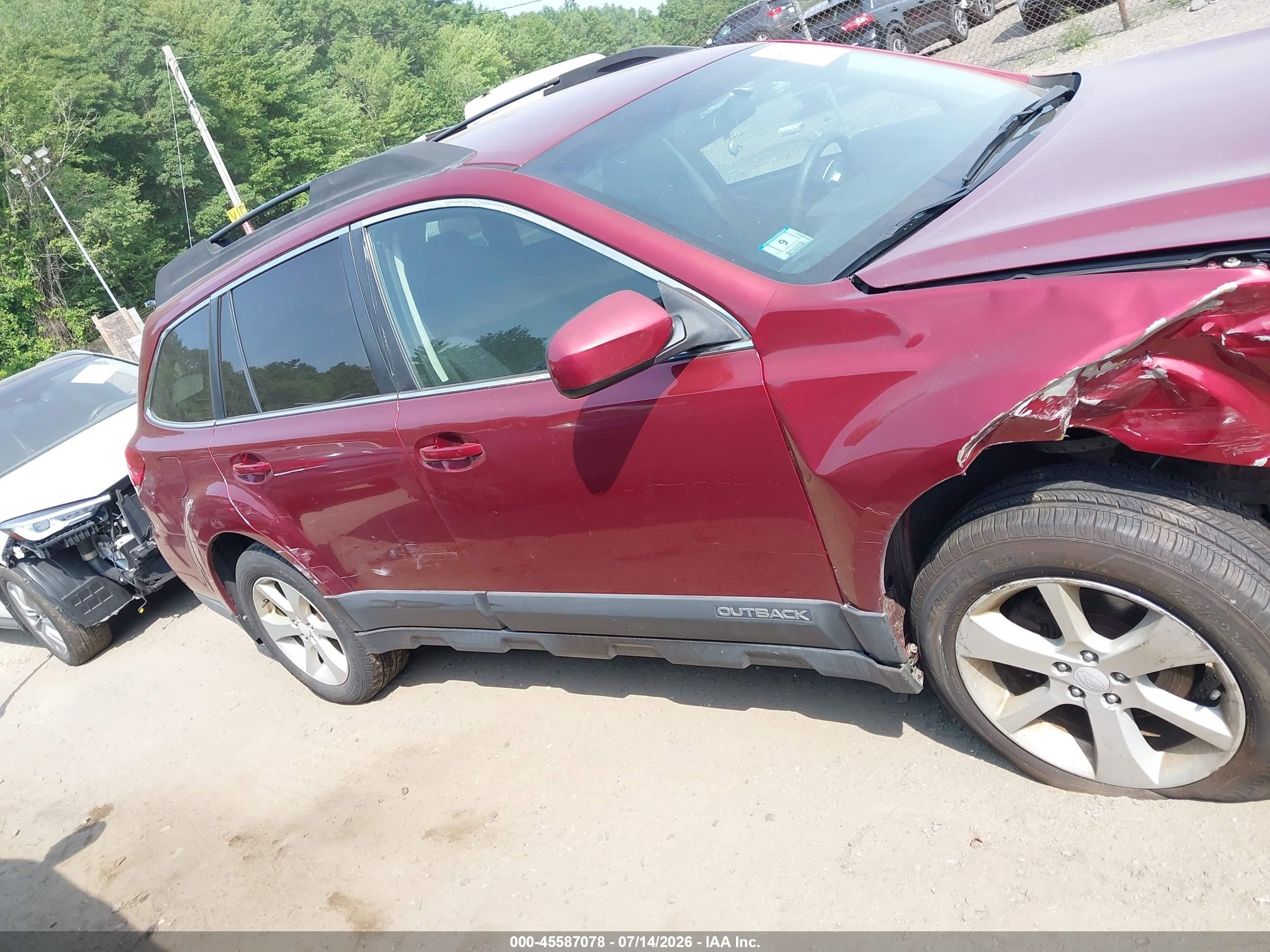 2014 Subaru Outback 2.5i Premium Red vin: 4S4BRBCC2E3249885