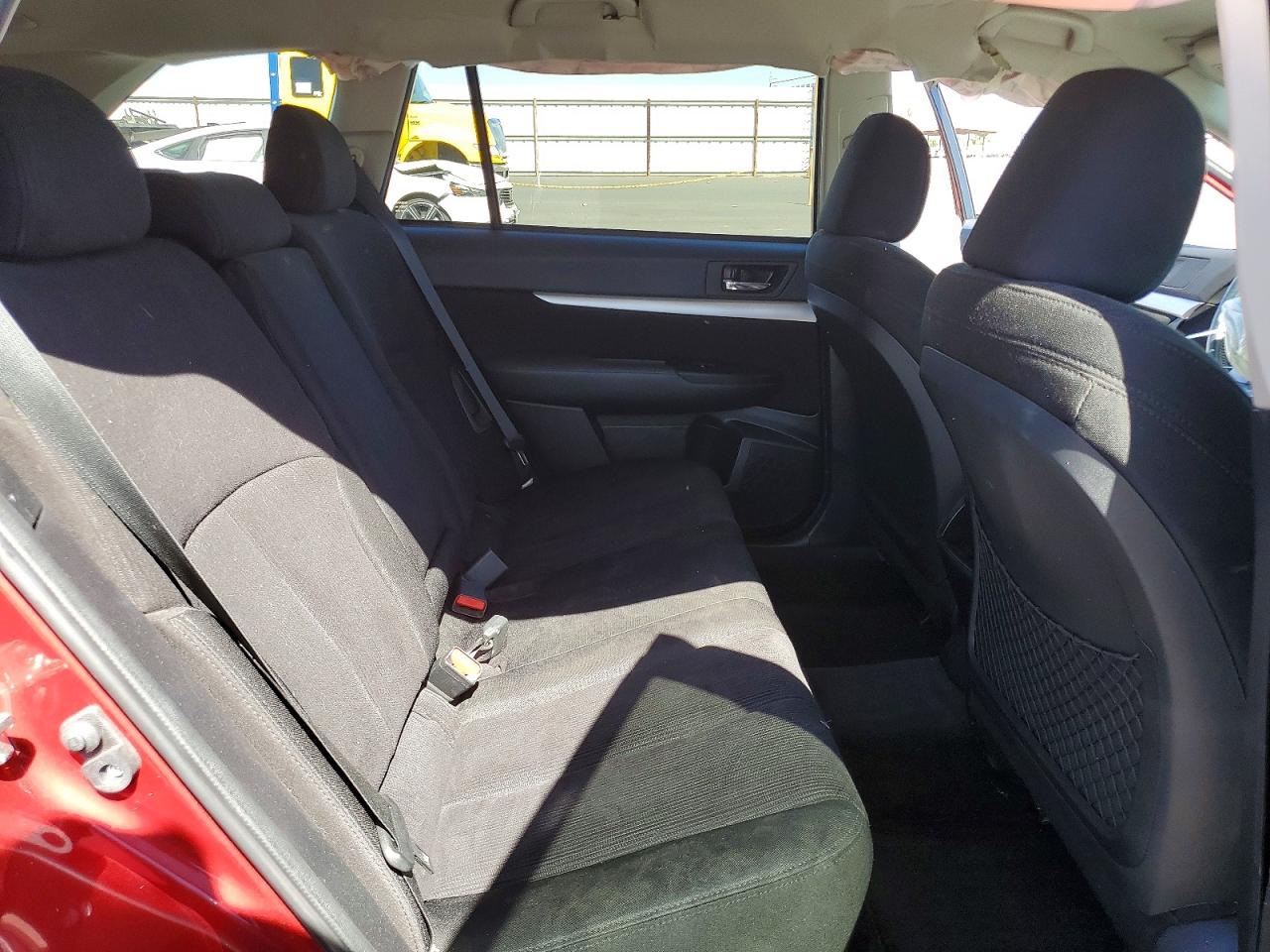2014 Subaru Outback 2.5i Premium Red vin: 4S4BRBCC2E3265617