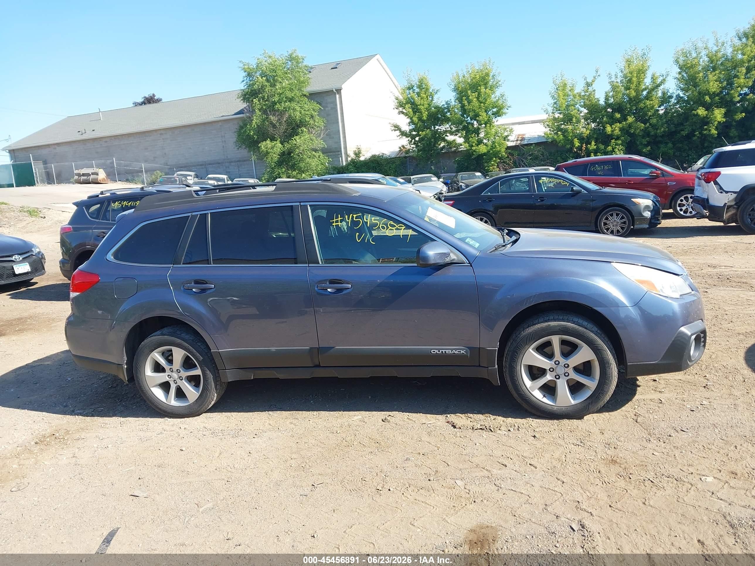 2014 Subaru Outback 2.5i Premium Gray vin: 4S4BRBCC2E3324388