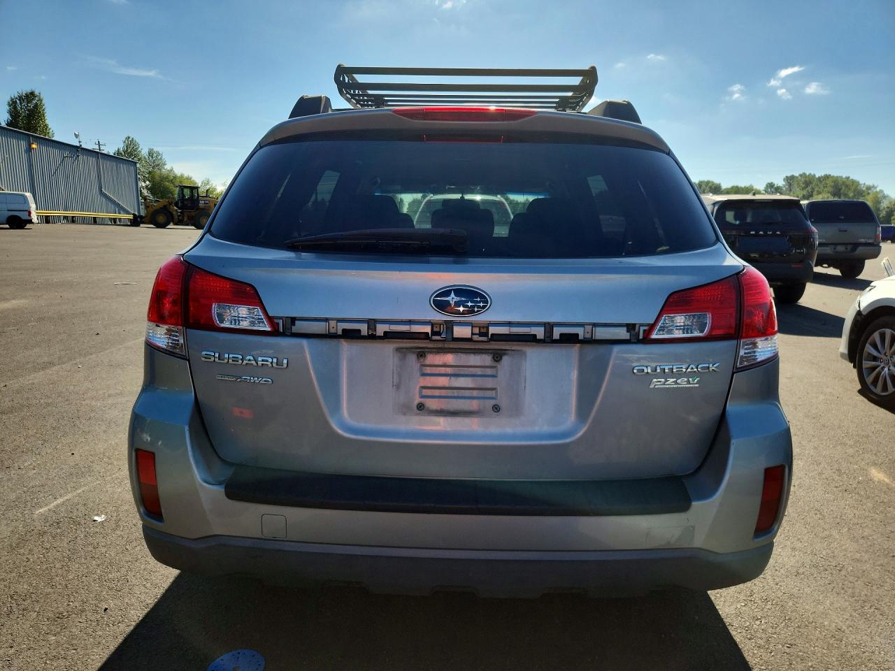 2010 Subaru Outback 2.5i Premium Silver vin: 4S4BRBCC3A3315984