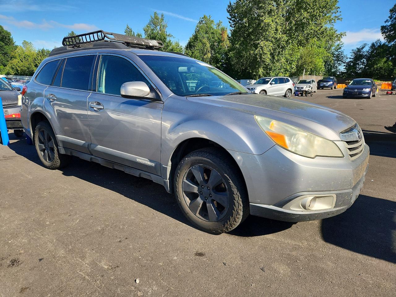 2010 Subaru Outback 2.5i Premium Silver vin: 4S4BRBCC3A3315984