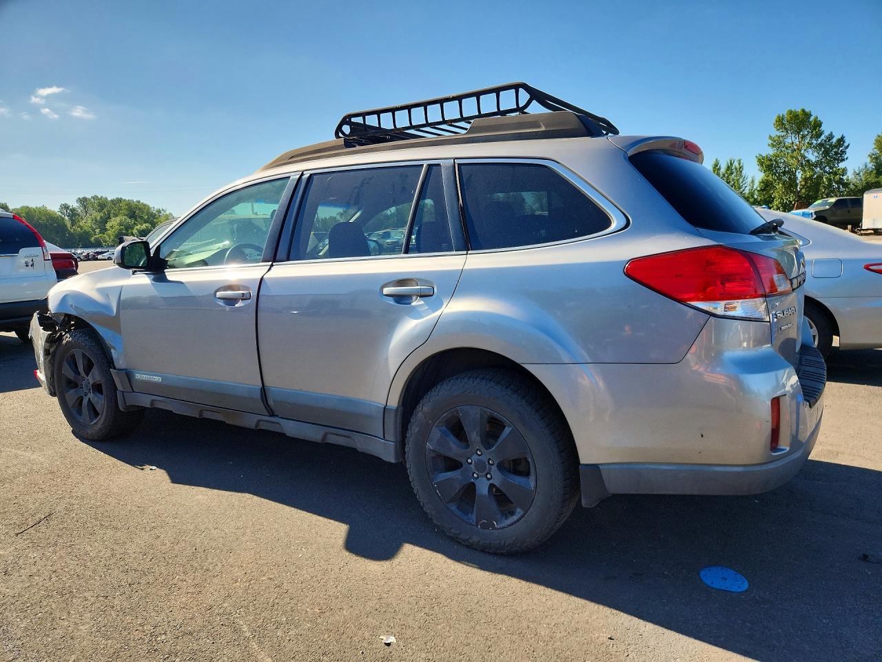 2010 Subaru Outback 2.5i Premium Silver vin: 4S4BRBCC3A3315984