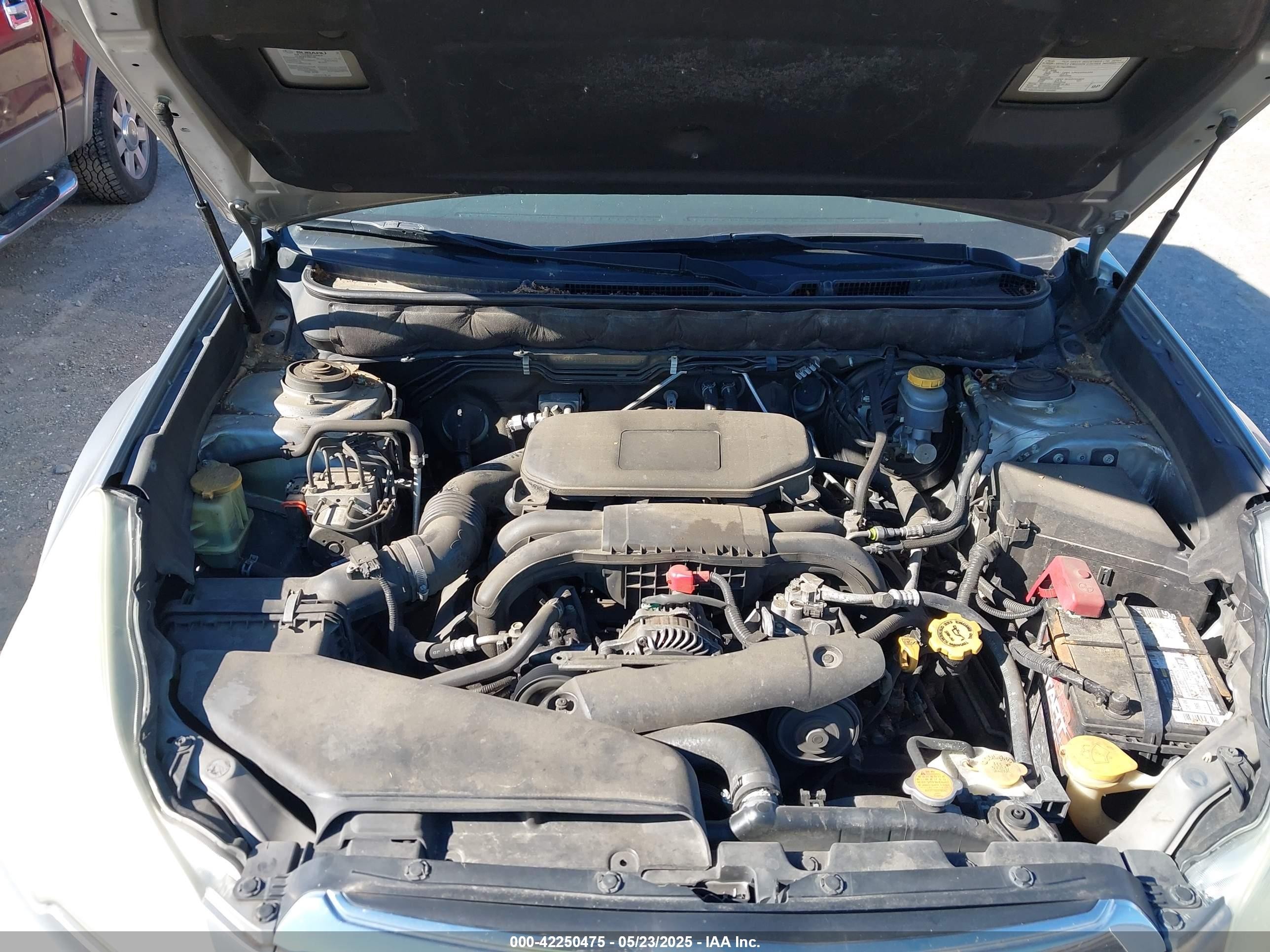 2011 Subaru Outback 2.5i Premium Серебряный vin: 4S4BRBCC3B3337257