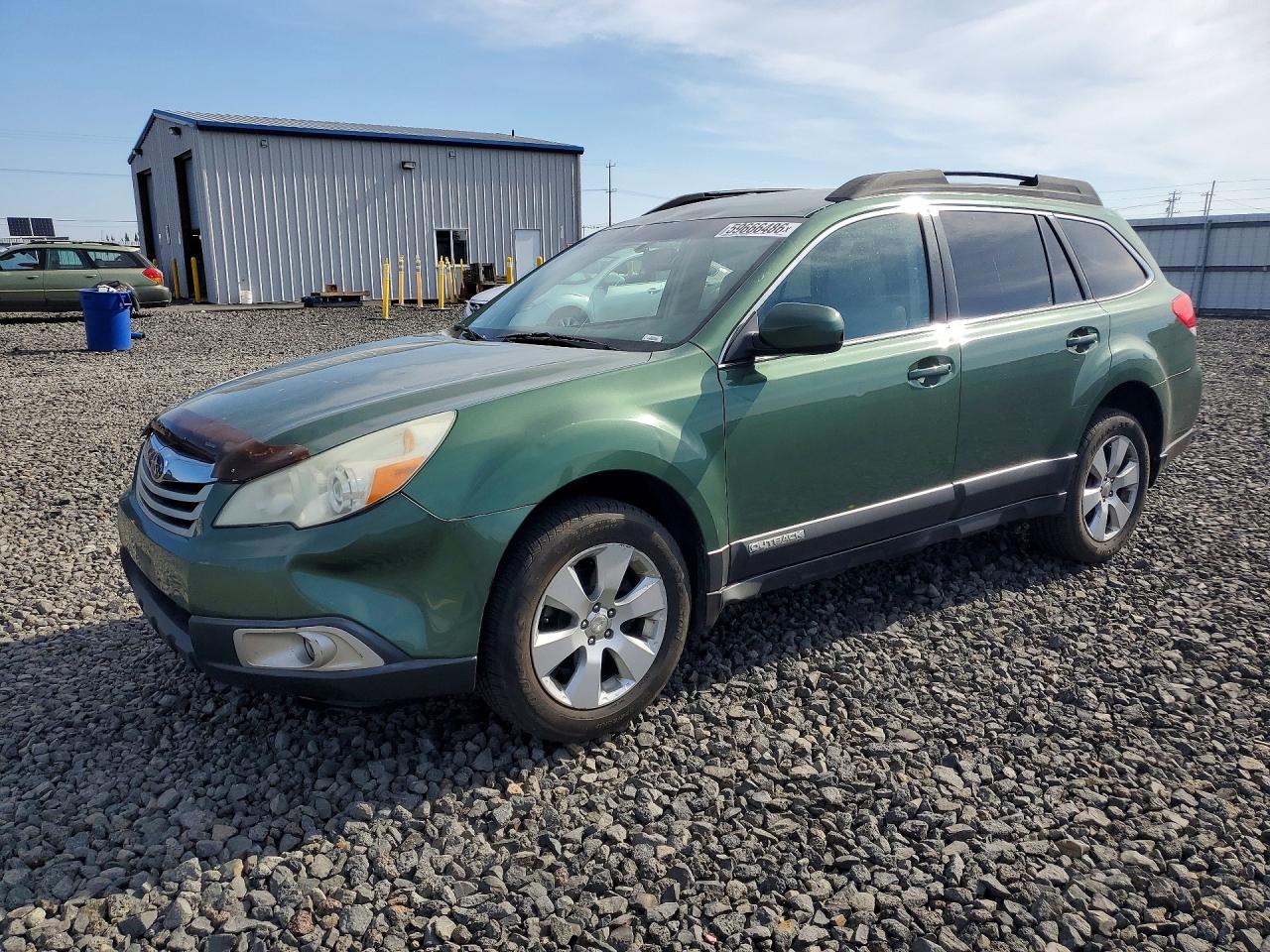 2011 Subaru Outback 2.5i Premium Green vin: 4S4BRBCC3B3340496