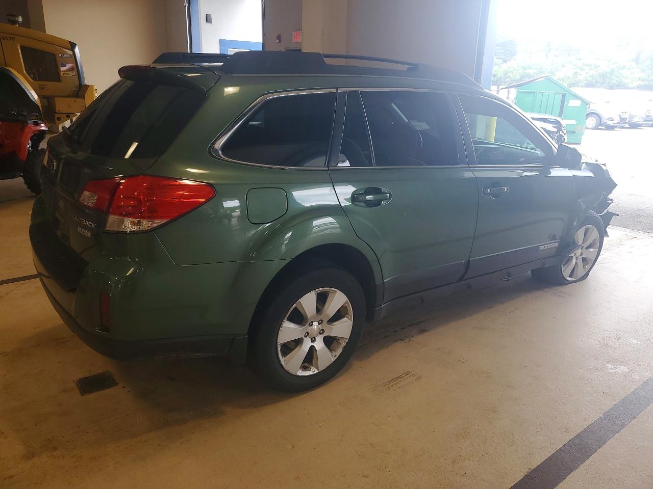 2011 Subaru Outback 2.5i Premium Green vin: 4S4BRBCC3B3361378
