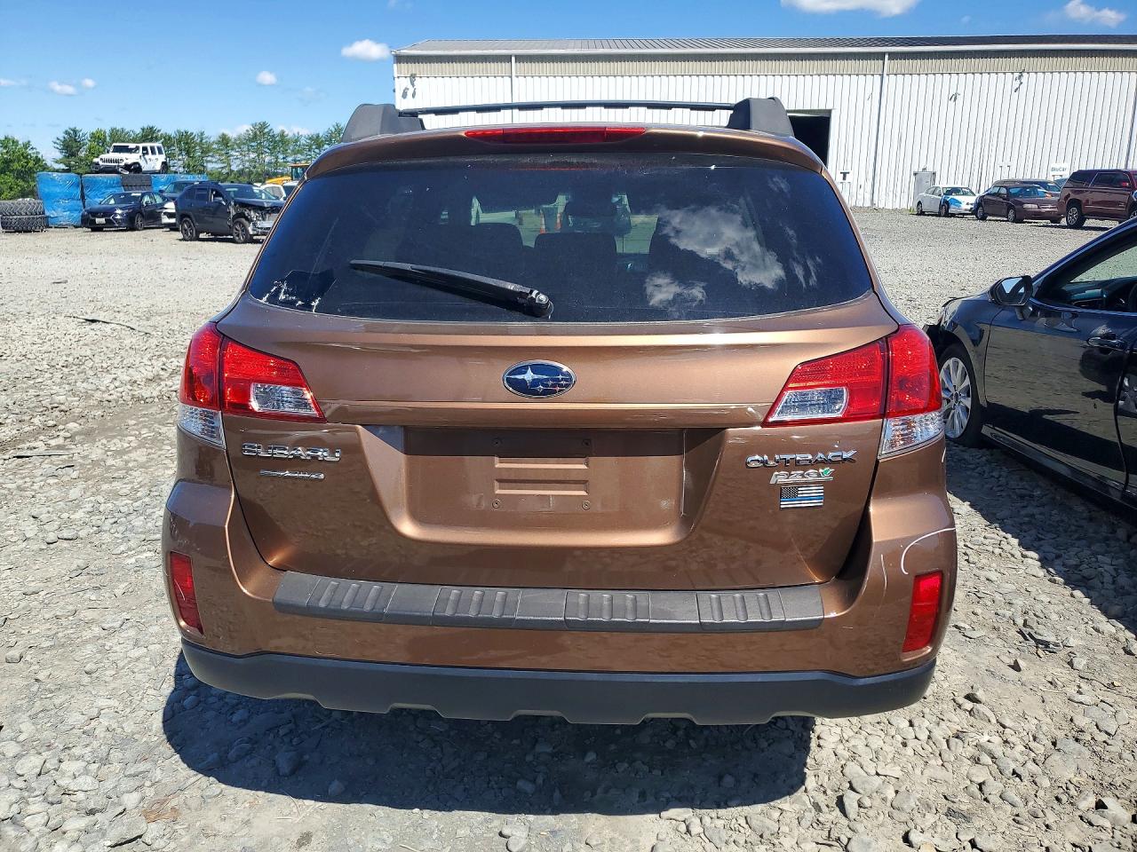 2011 Subaru Outback 2.5i Premium Tan vin: 4S4BRBCC3B3433857