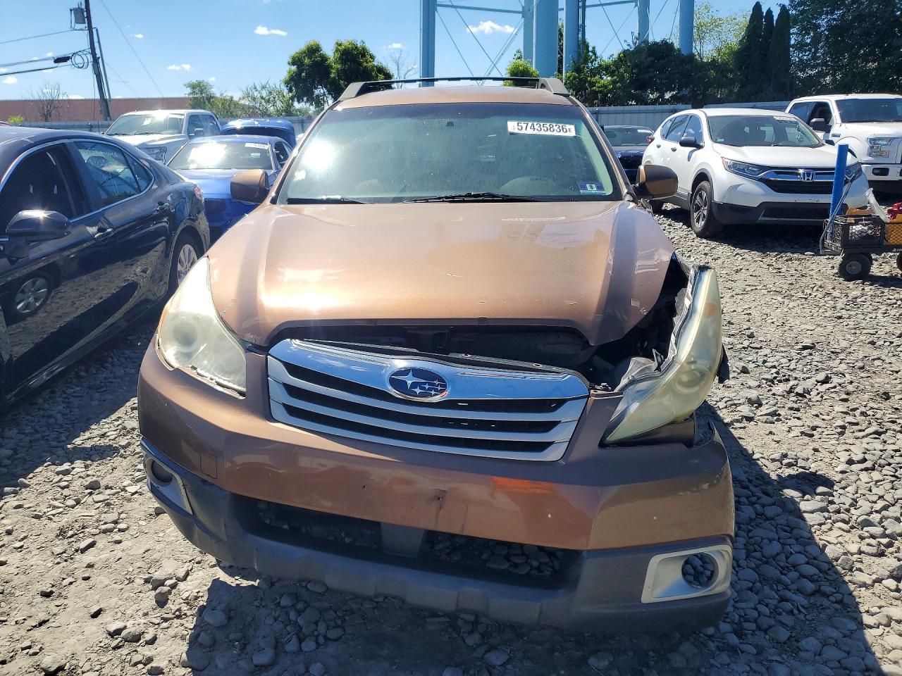 2011 Subaru Outback 2.5i Premium Tan vin: 4S4BRBCC3B3433857