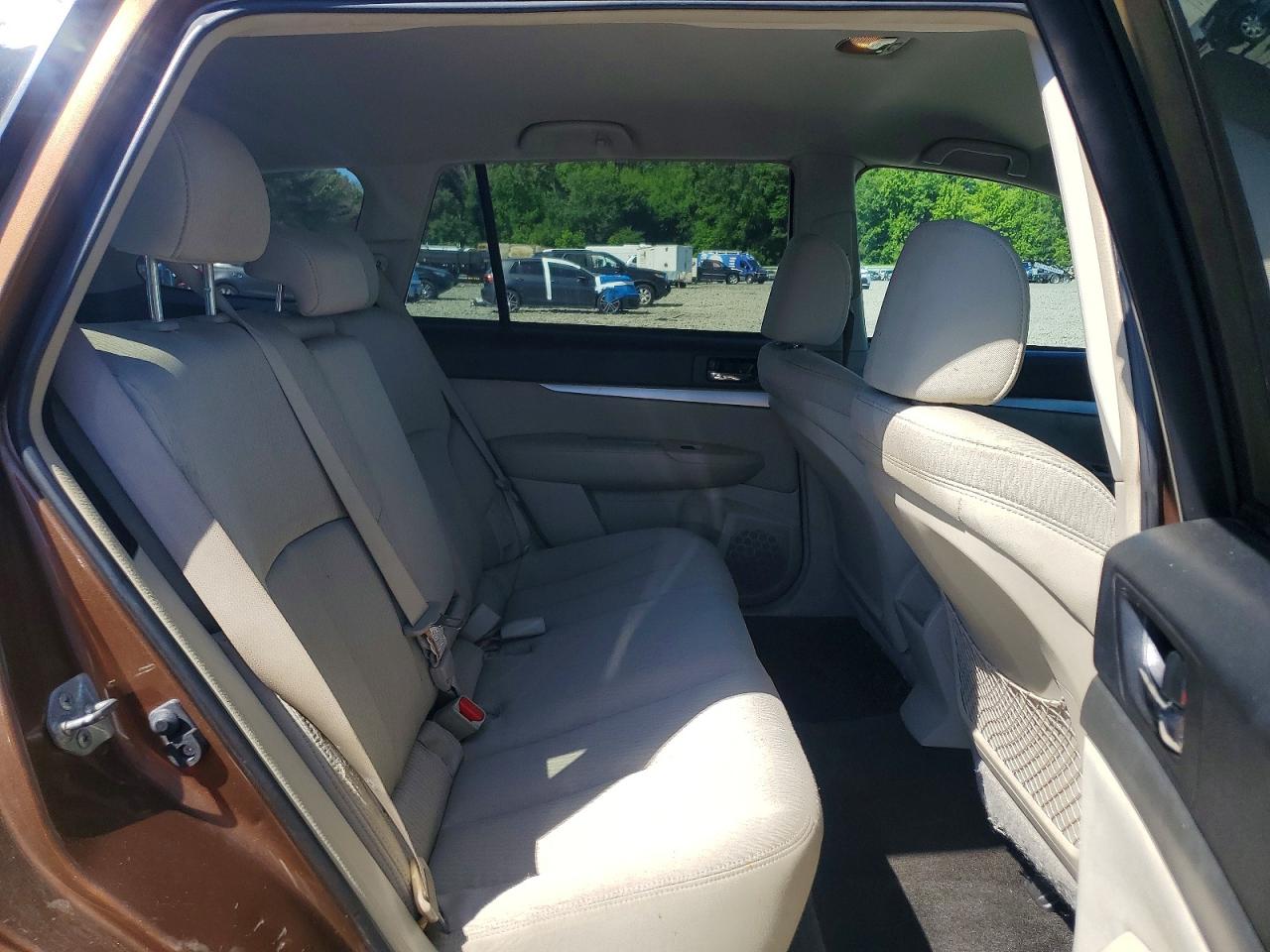 2011 Subaru Outback 2.5i Premium Tan vin: 4S4BRBCC3B3433857